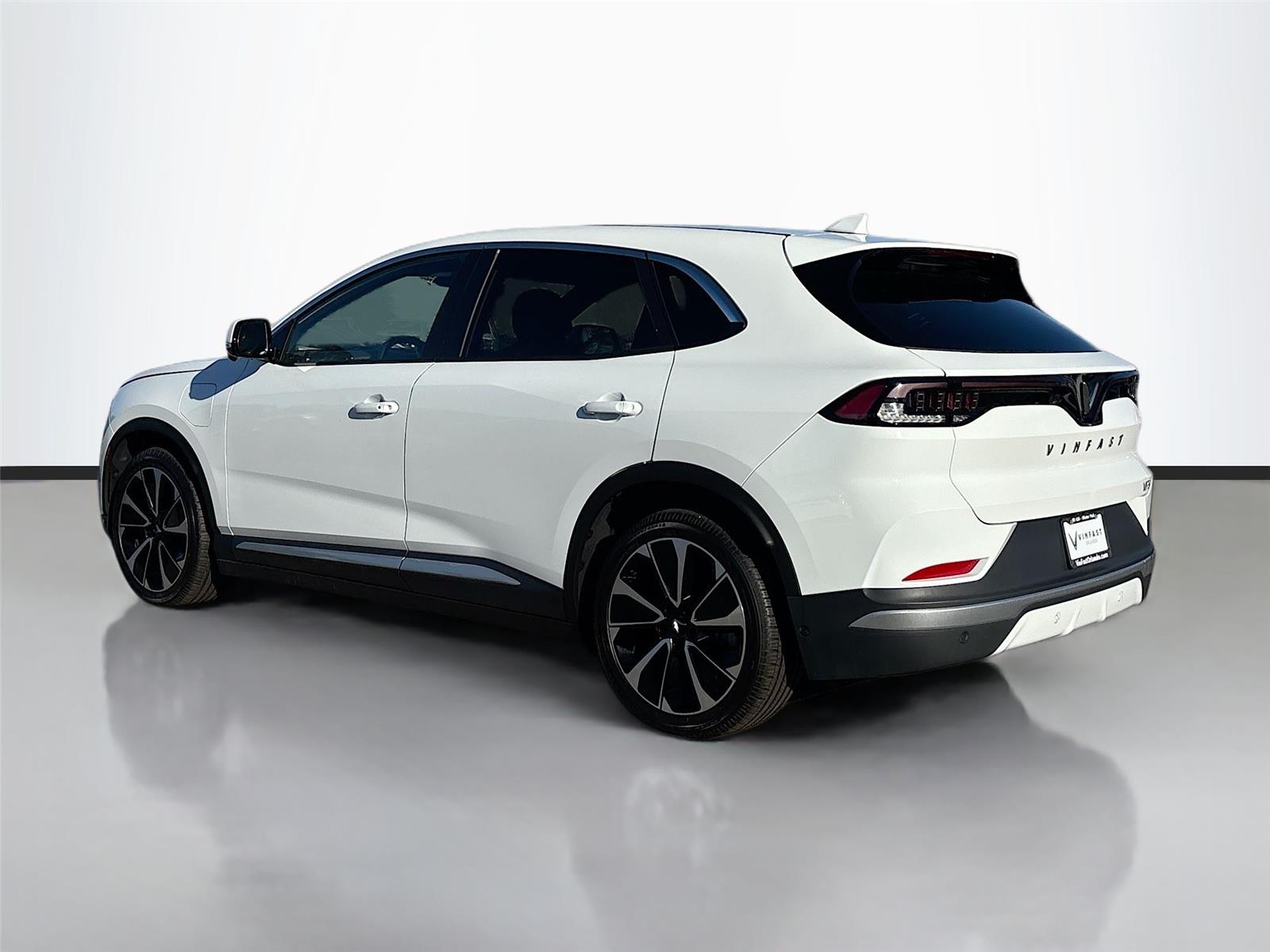 2025 VinFast VF 8 Plus