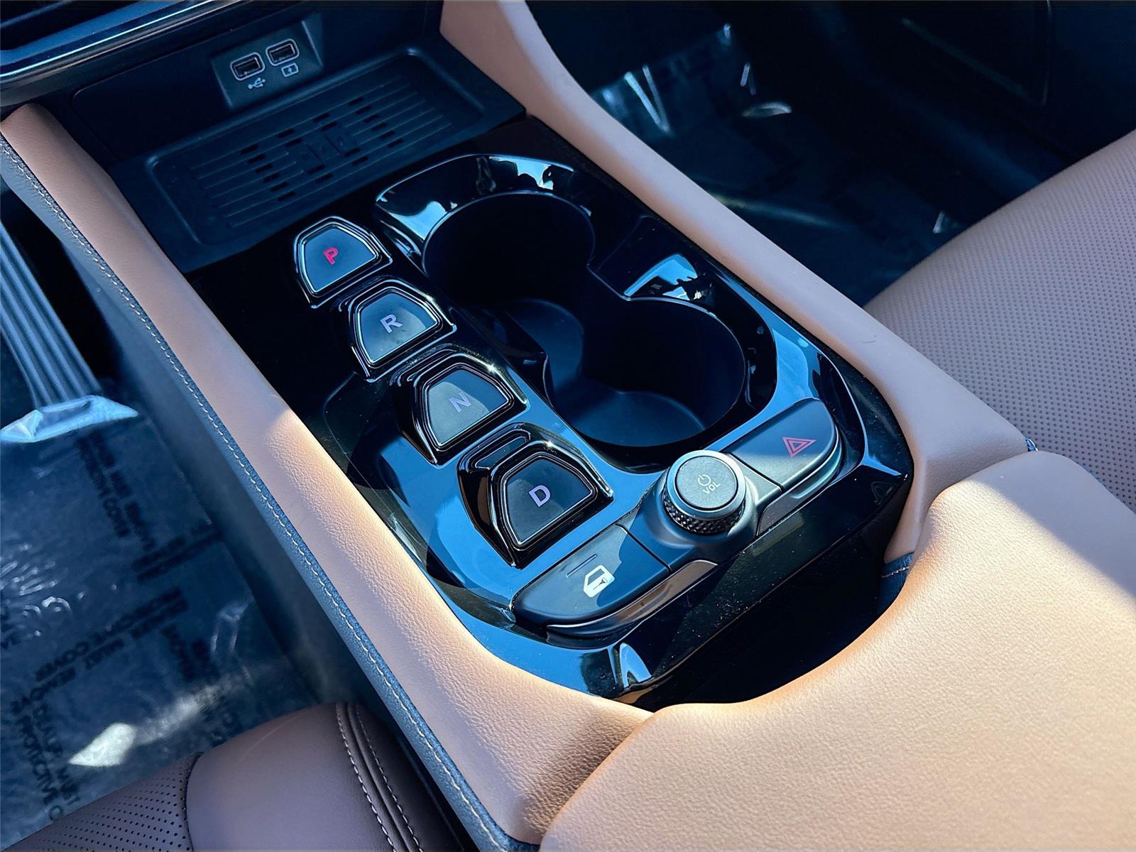 2025 VinFast VF 8 Plus