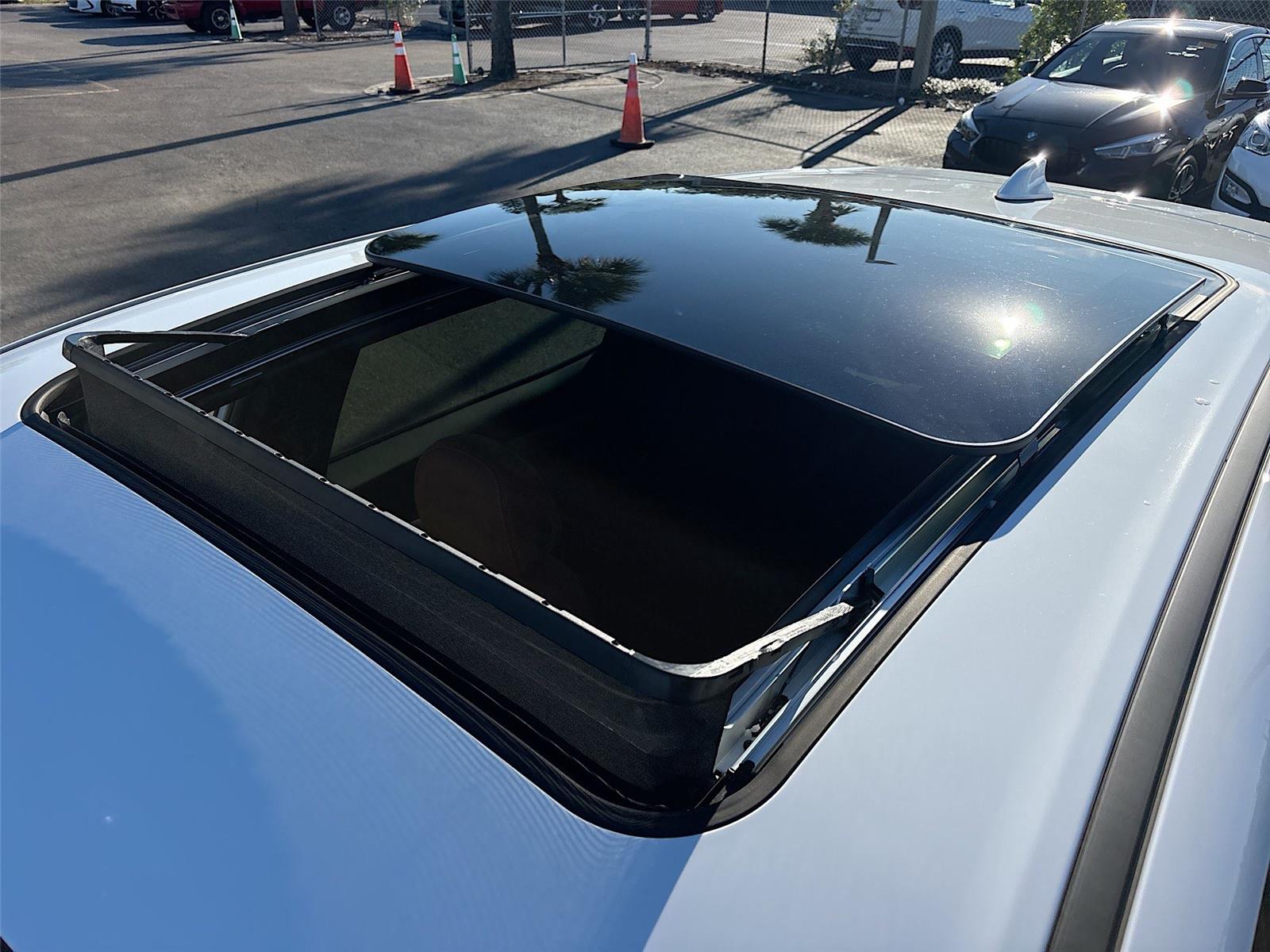 2025 VinFast VF 8 Plus