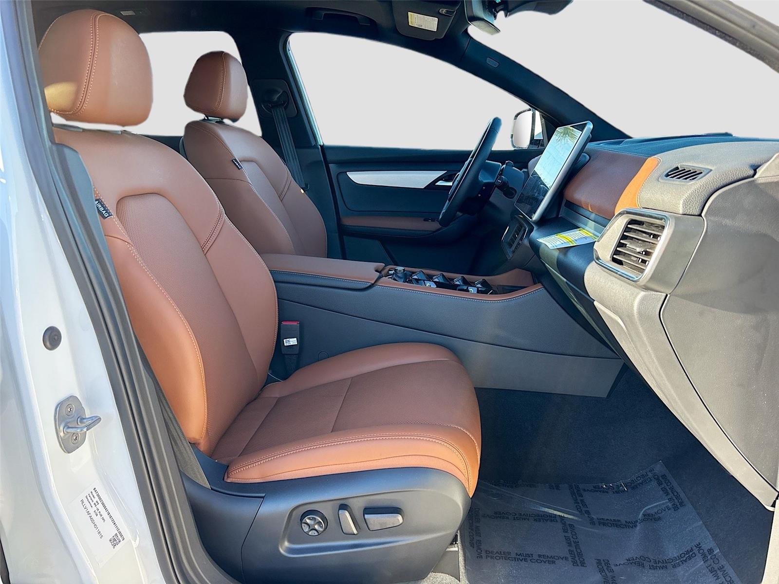 2025 VinFast VF 8 Plus