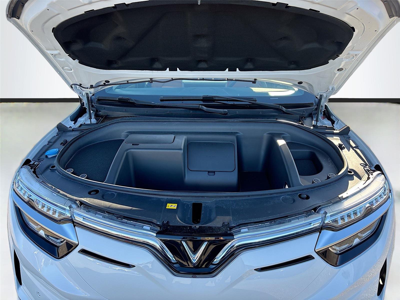 2025 VinFast VF 8 Plus