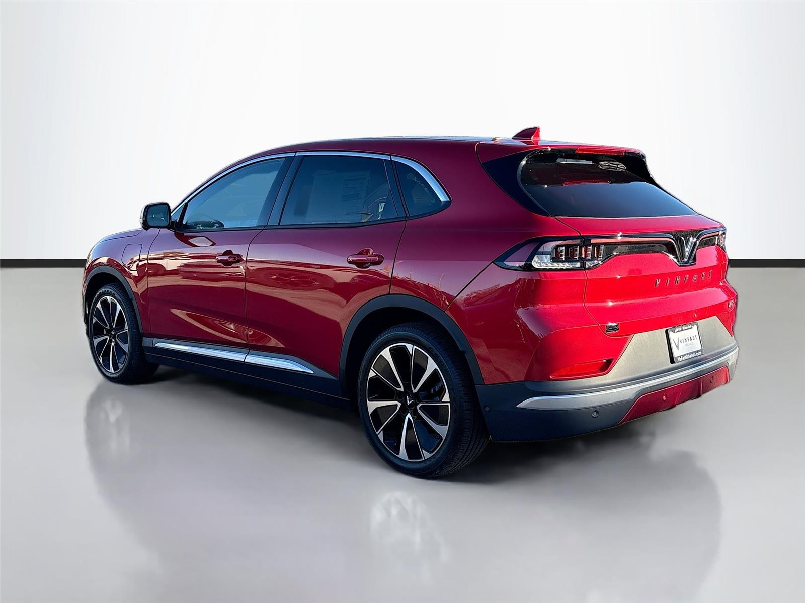 2025 VinFast VF 8 Plus