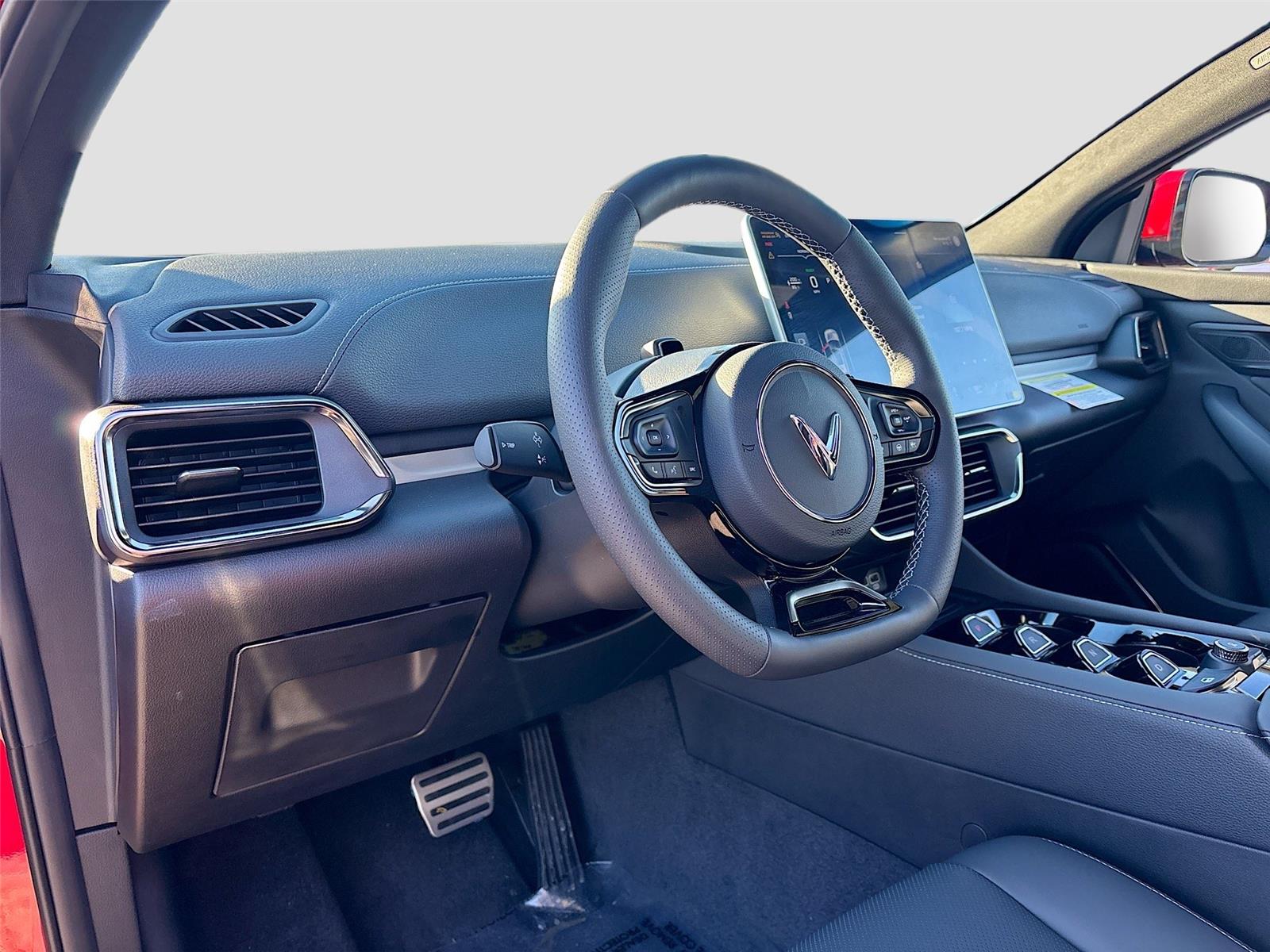 2025 VinFast VF 8 Plus