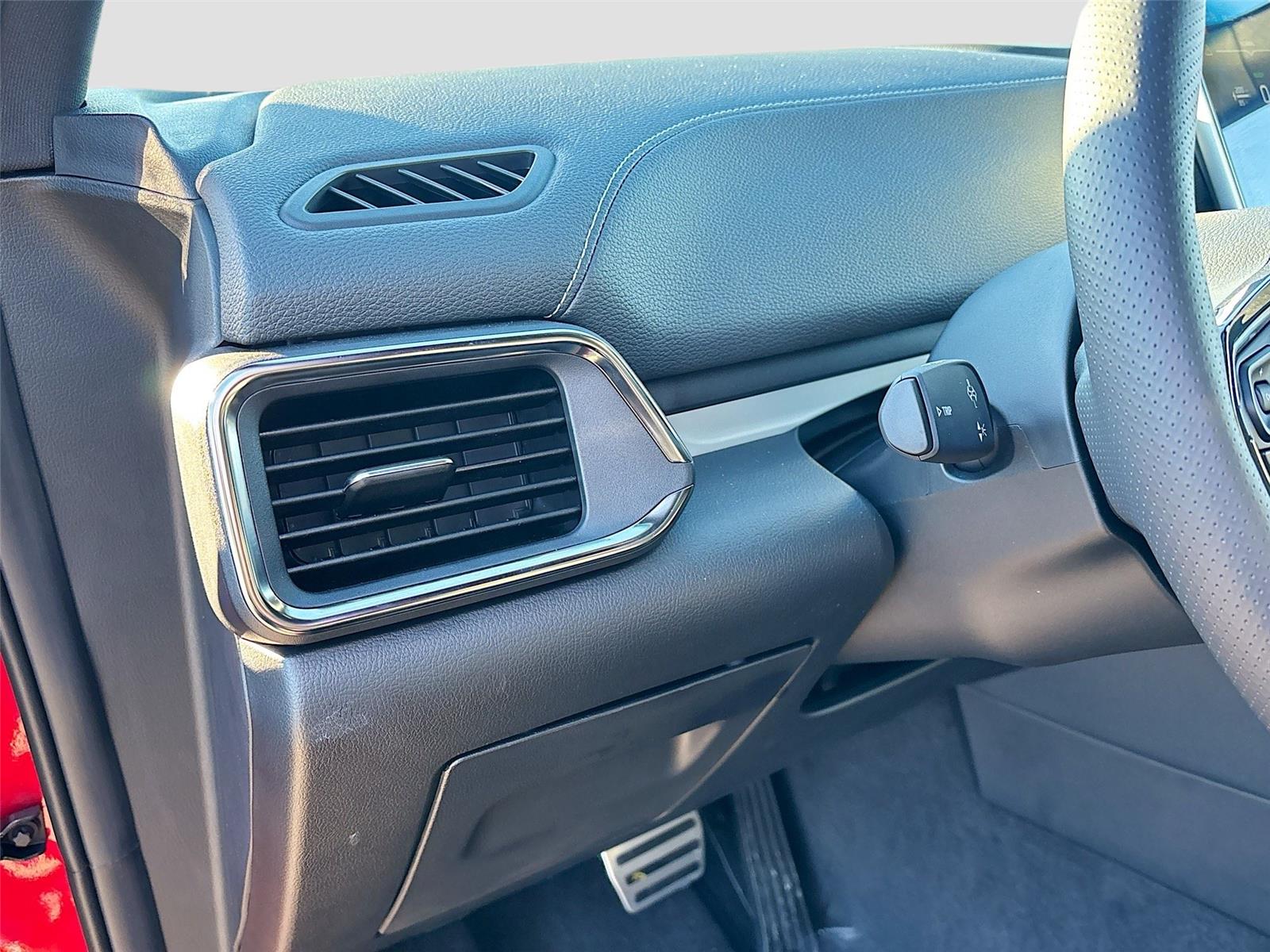 2025 VinFast VF 8 Plus