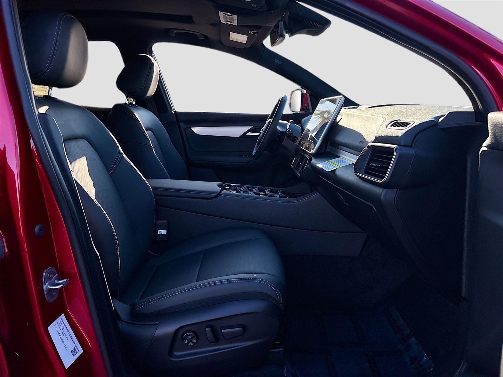 2025 VinFast VF 8 Plus