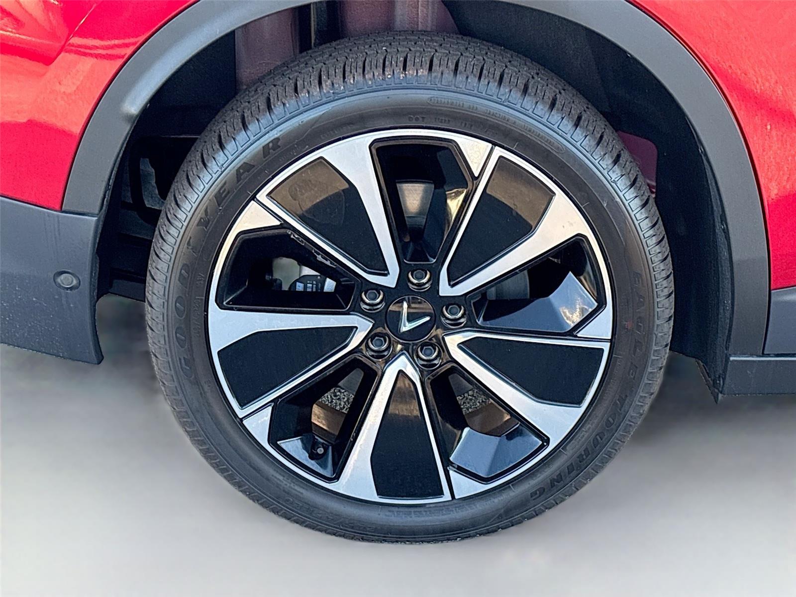 2025 VinFast VF 8 Plus