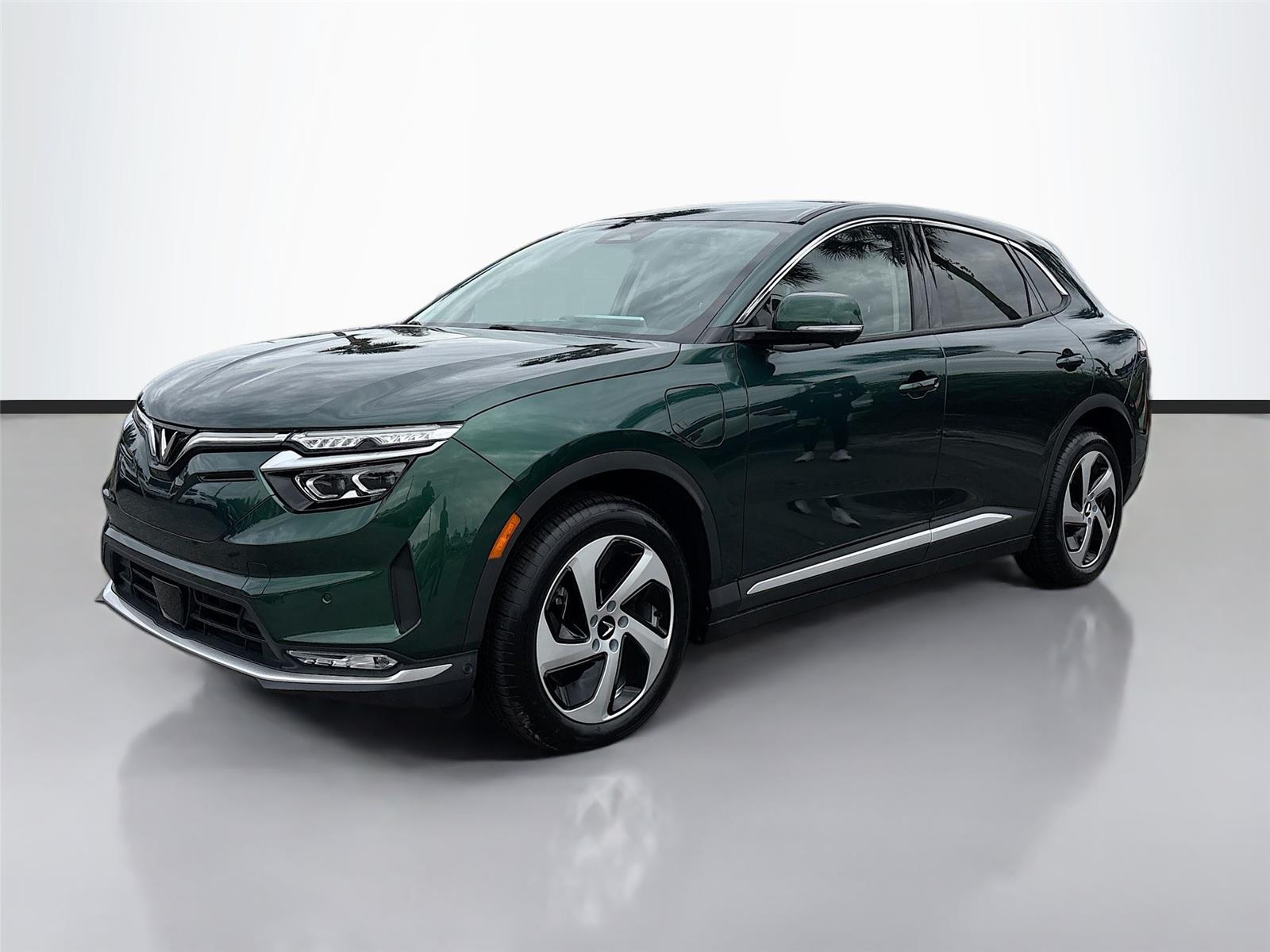 2025 Vinfast VF 8 8 photo 3