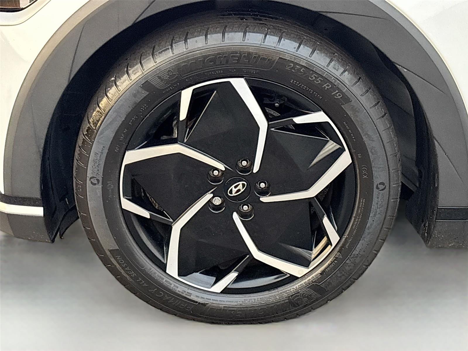 2023 Hyundai IONIQ 5 SE Standard Range