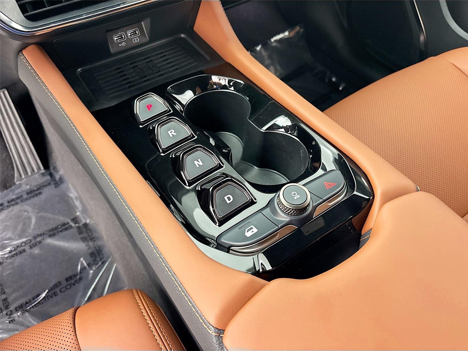 2025 VinFast VF 8 Plus