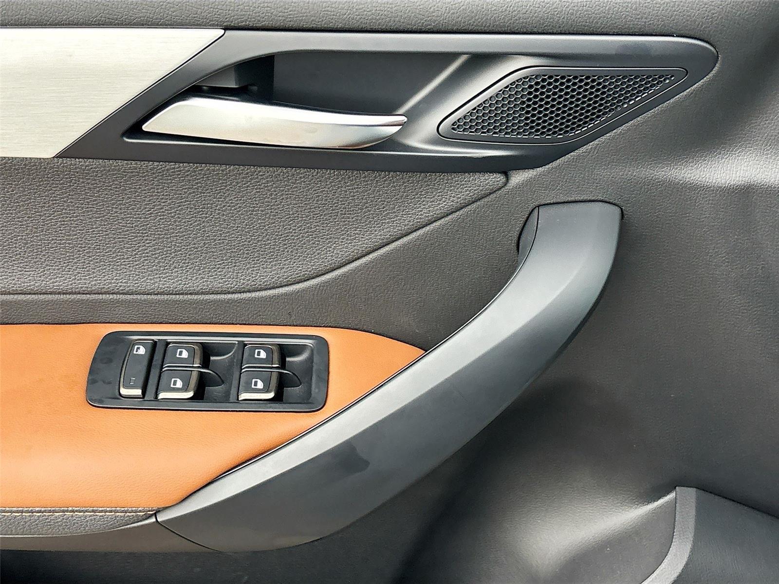 2025 VinFast VF 8 Plus