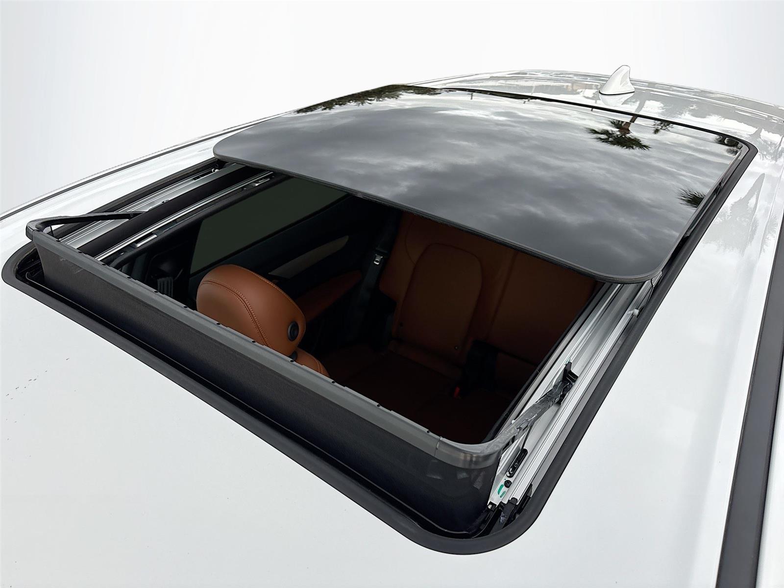 2025 VinFast VF 8 Plus