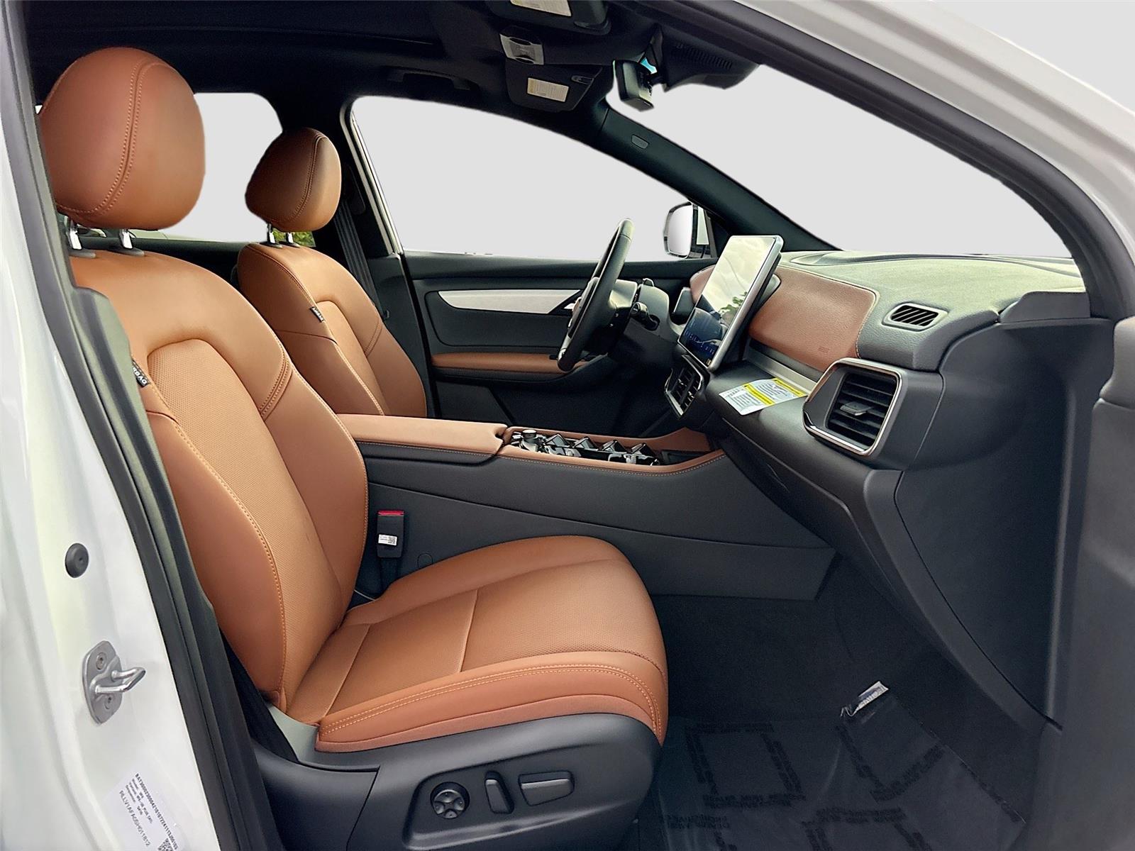 2025 VinFast VF 8 Plus