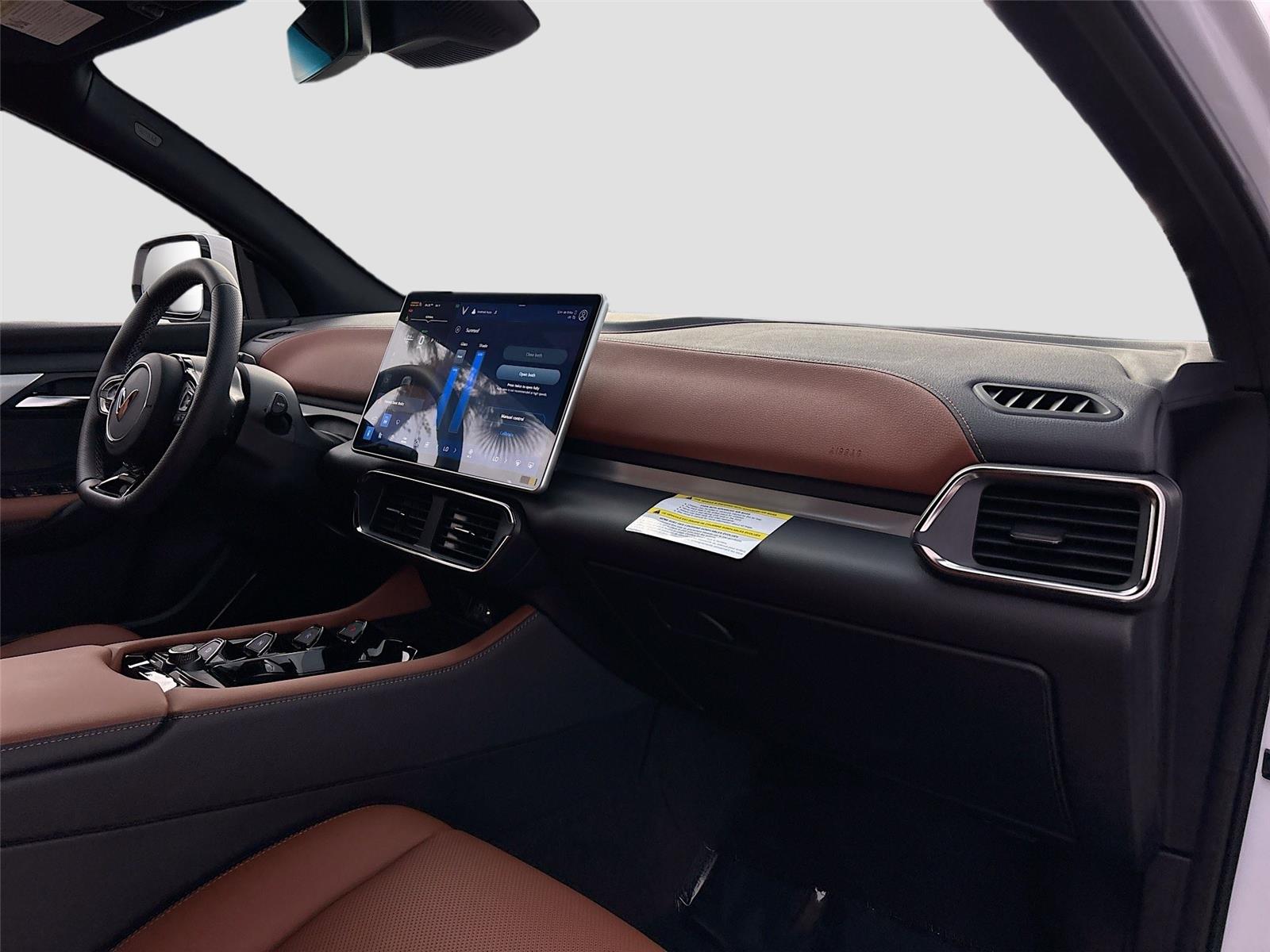 2025 VinFast VF 8 Plus