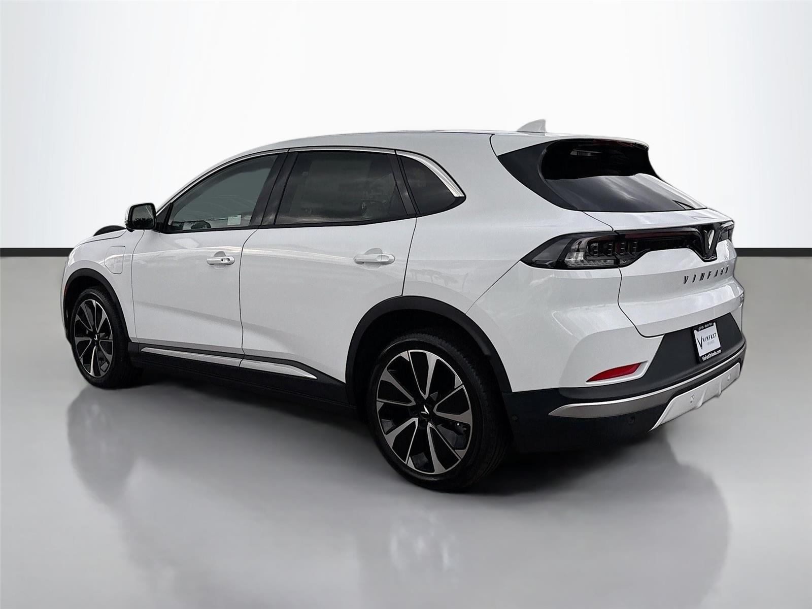 2025 VinFast VF 8 Plus