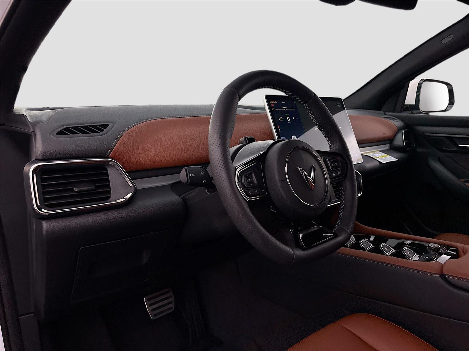 2025 VinFast VF 8 Plus