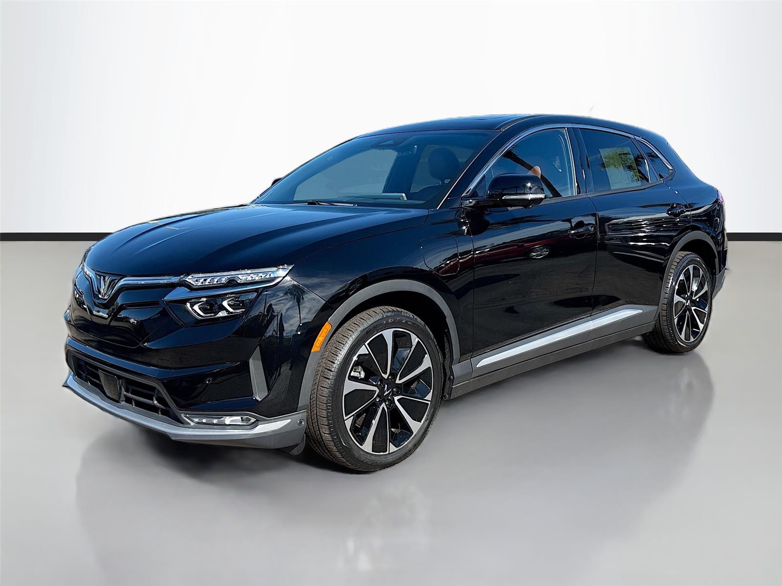 2025 VinFast VF 8 Plus