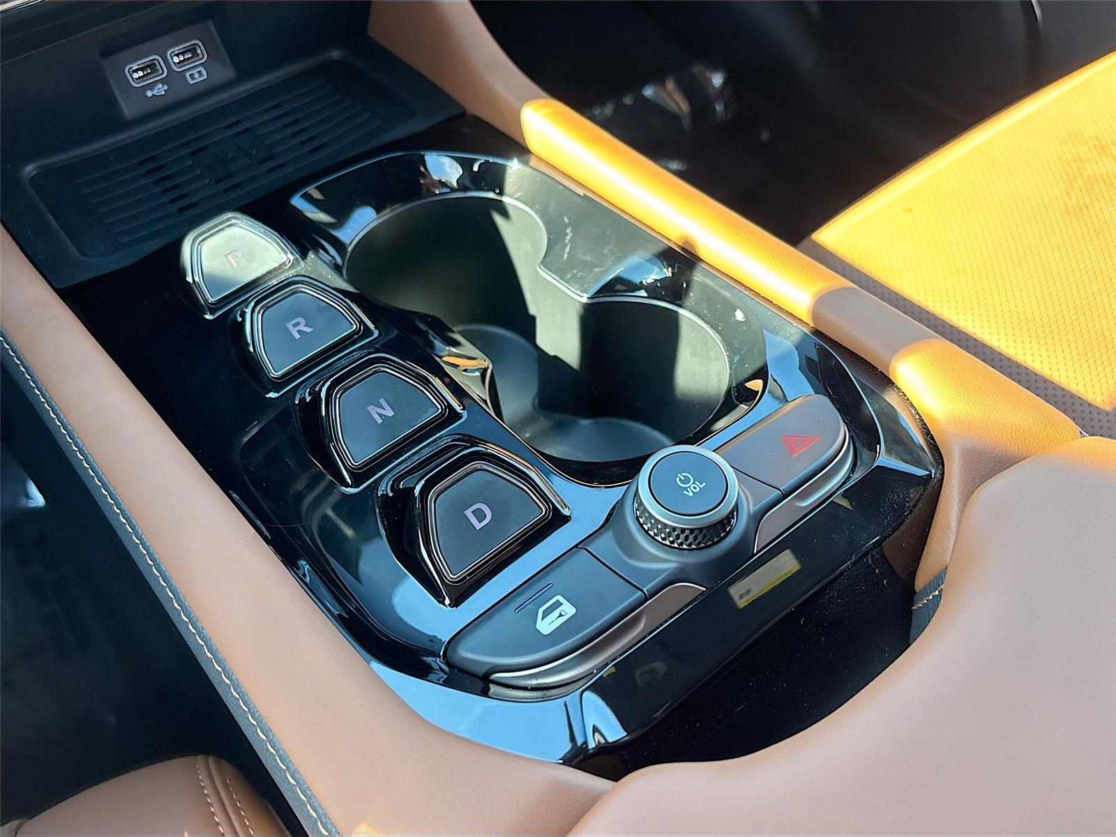 2025 VinFast VF 8 Plus