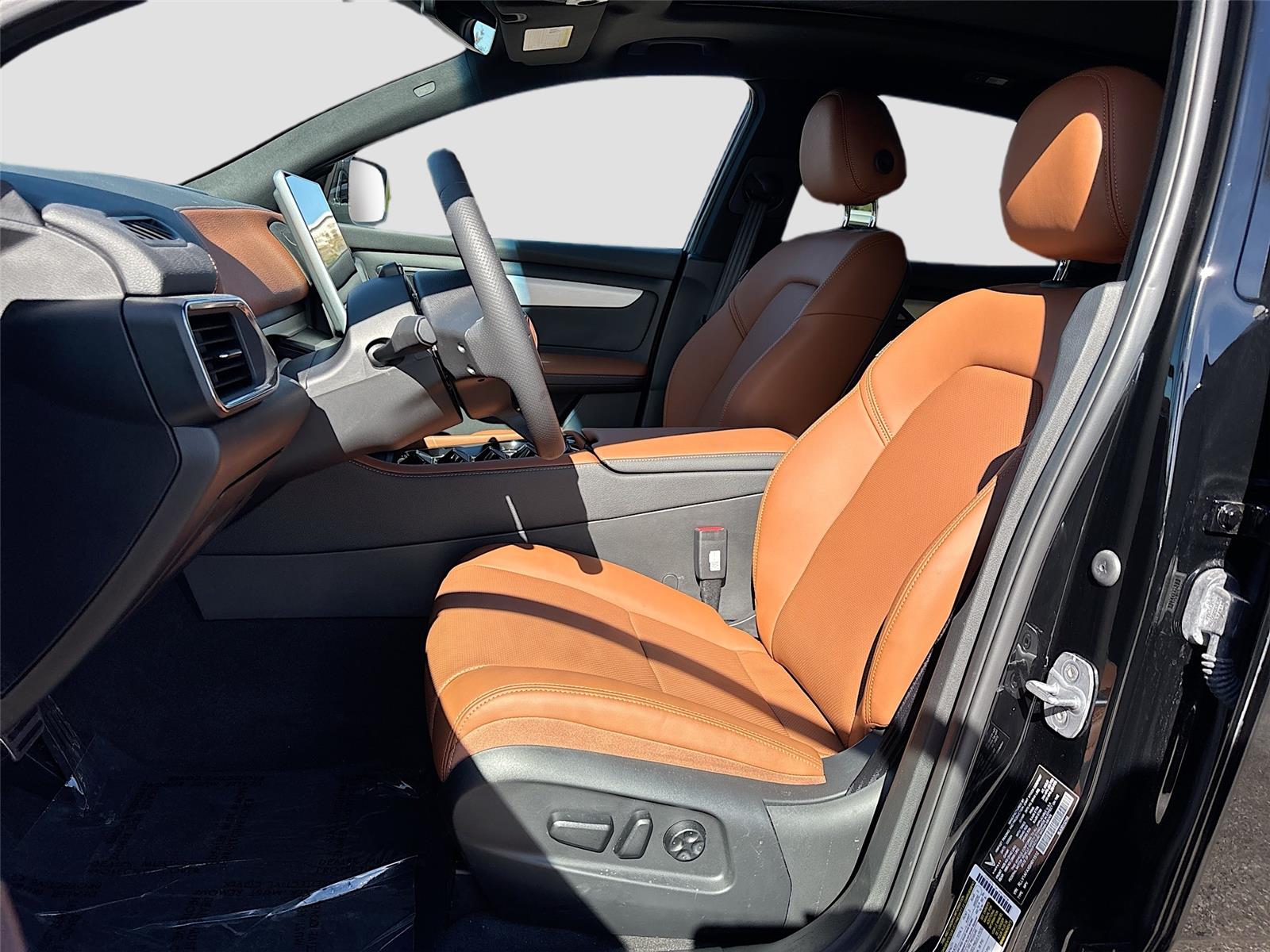 2025 VinFast VF 8 Plus