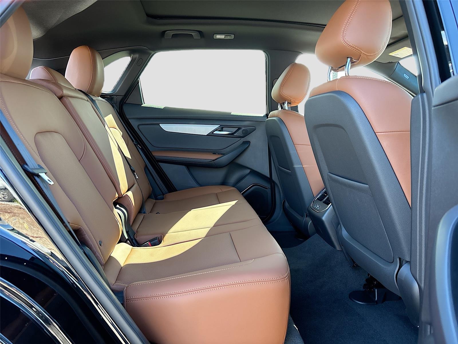 2025 VinFast VF 8 Plus