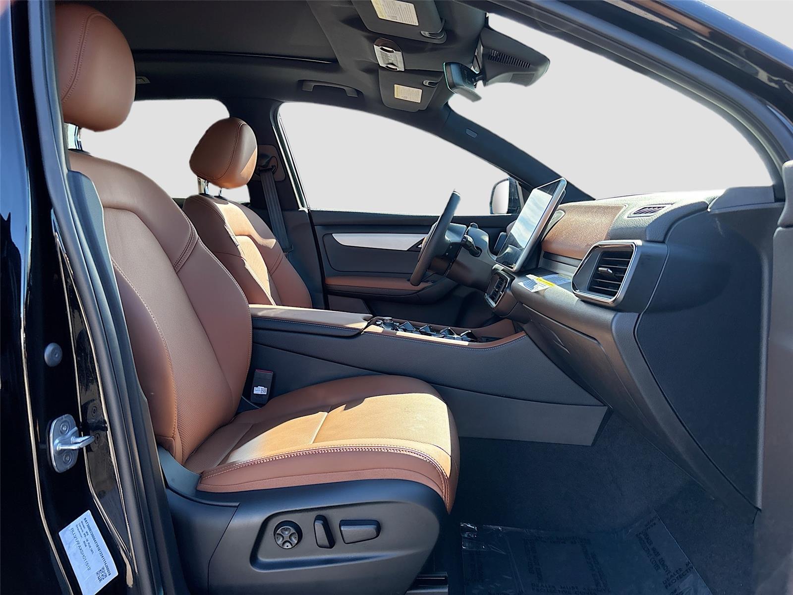 2025 VinFast VF 8 Plus