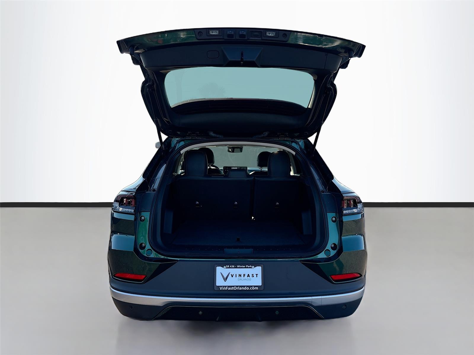 2025 VinFast VF 8 Eco