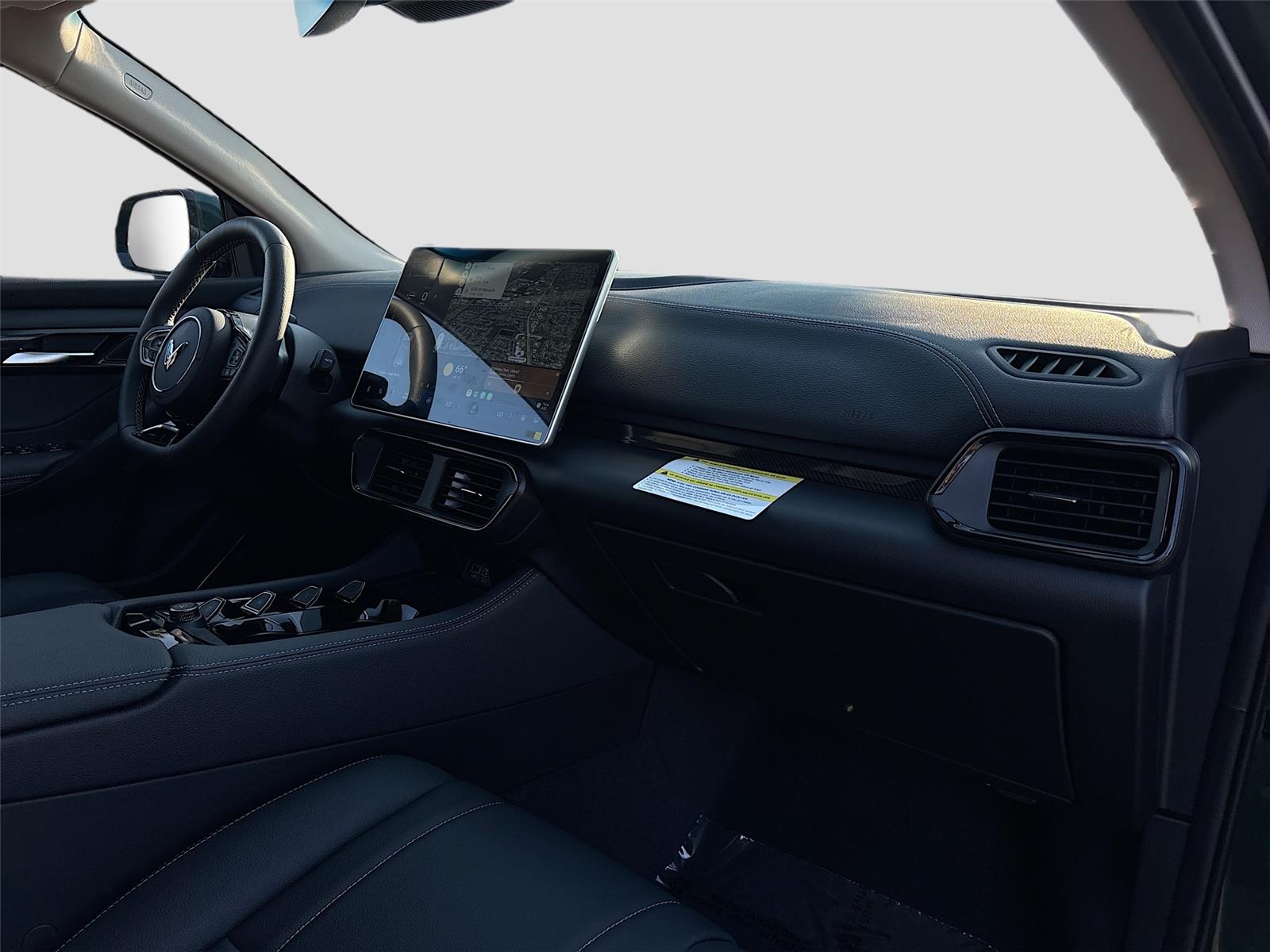 2025 VinFast VF 8 Eco