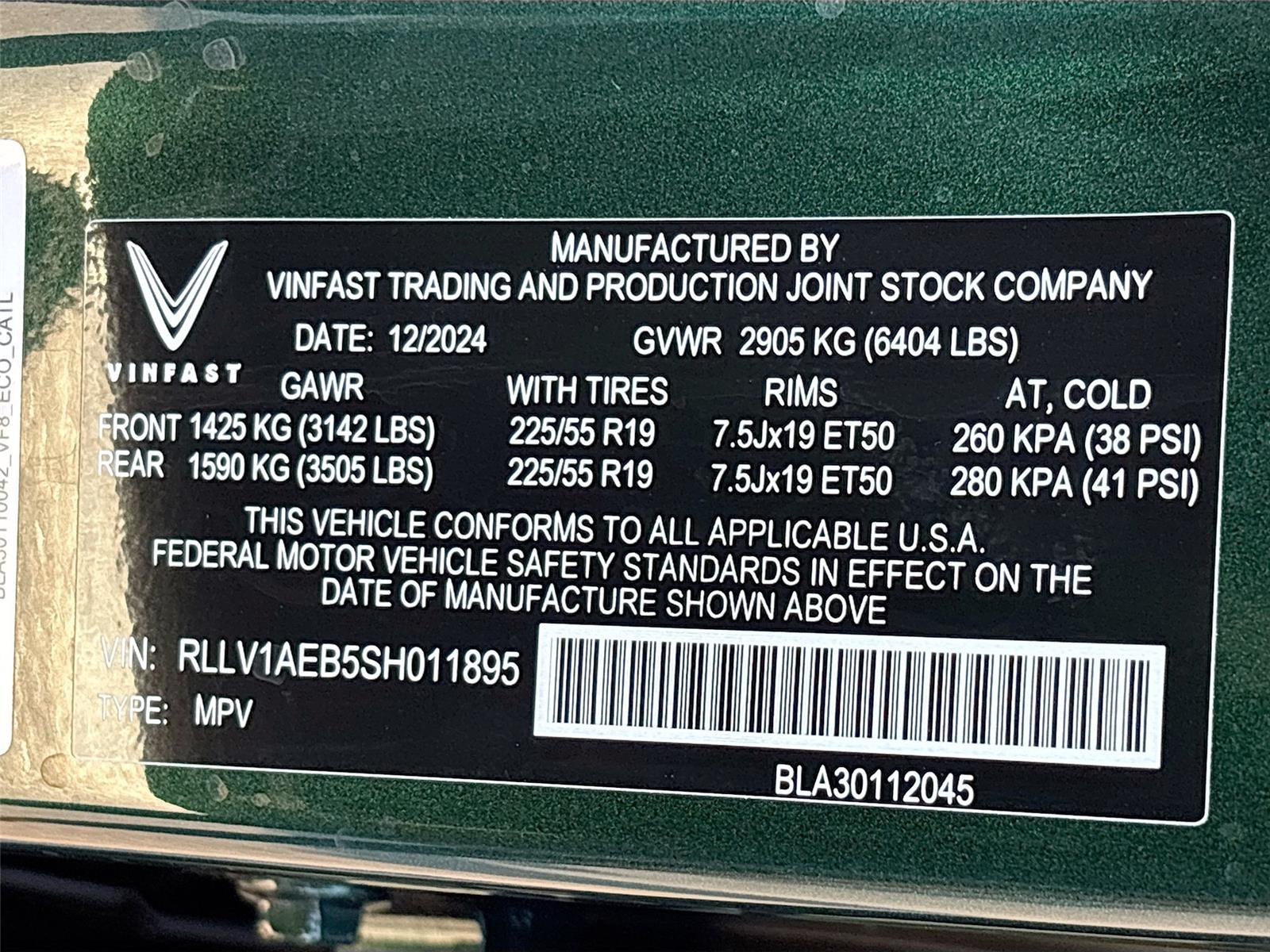 2025 VinFast VF 8 Eco