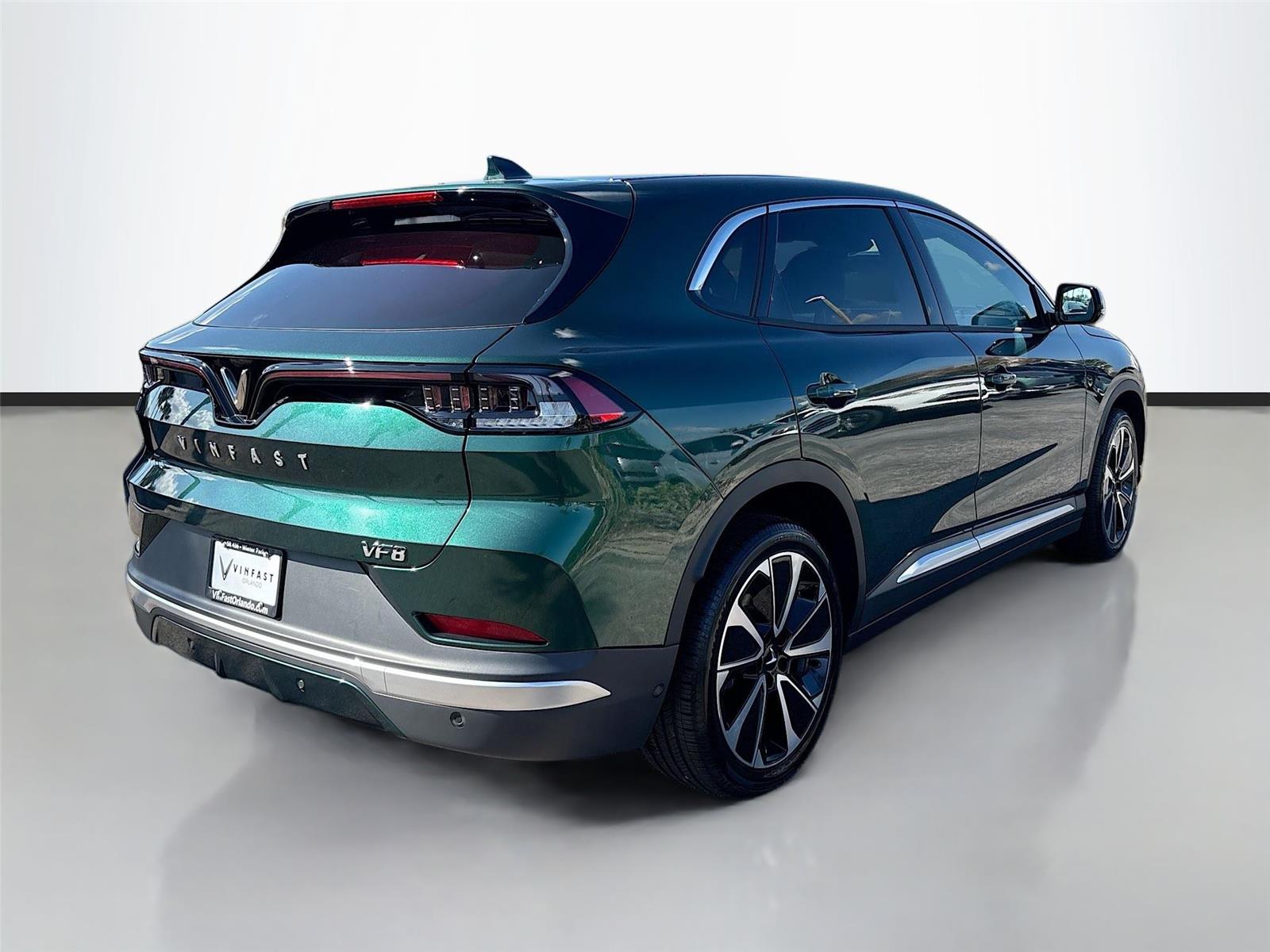 2025 VinFast VF 8 Plus