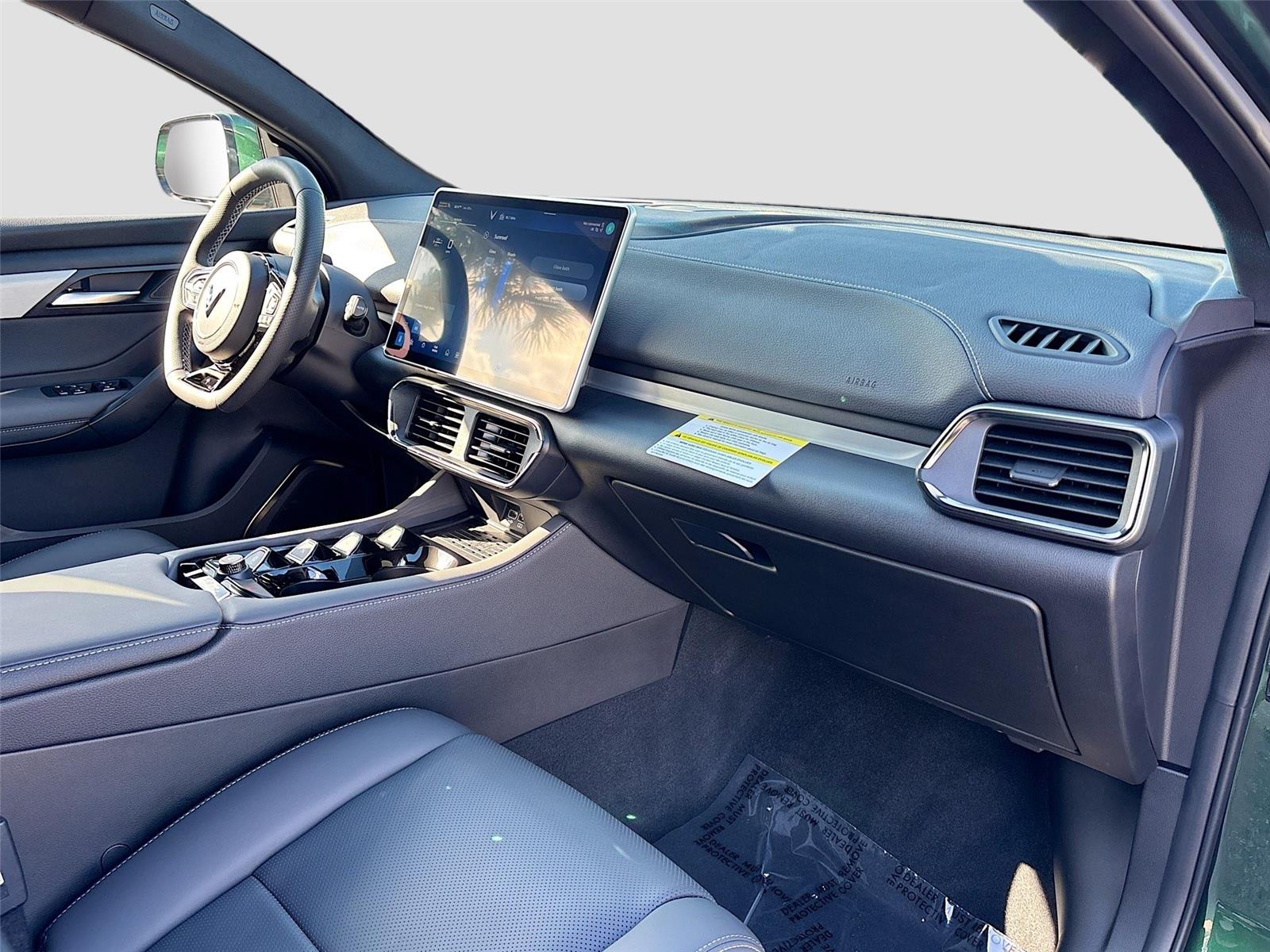 2025 VinFast VF 8 Plus