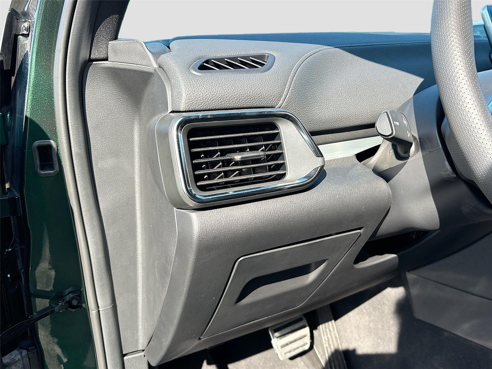 2025 VinFast VF 8 Plus