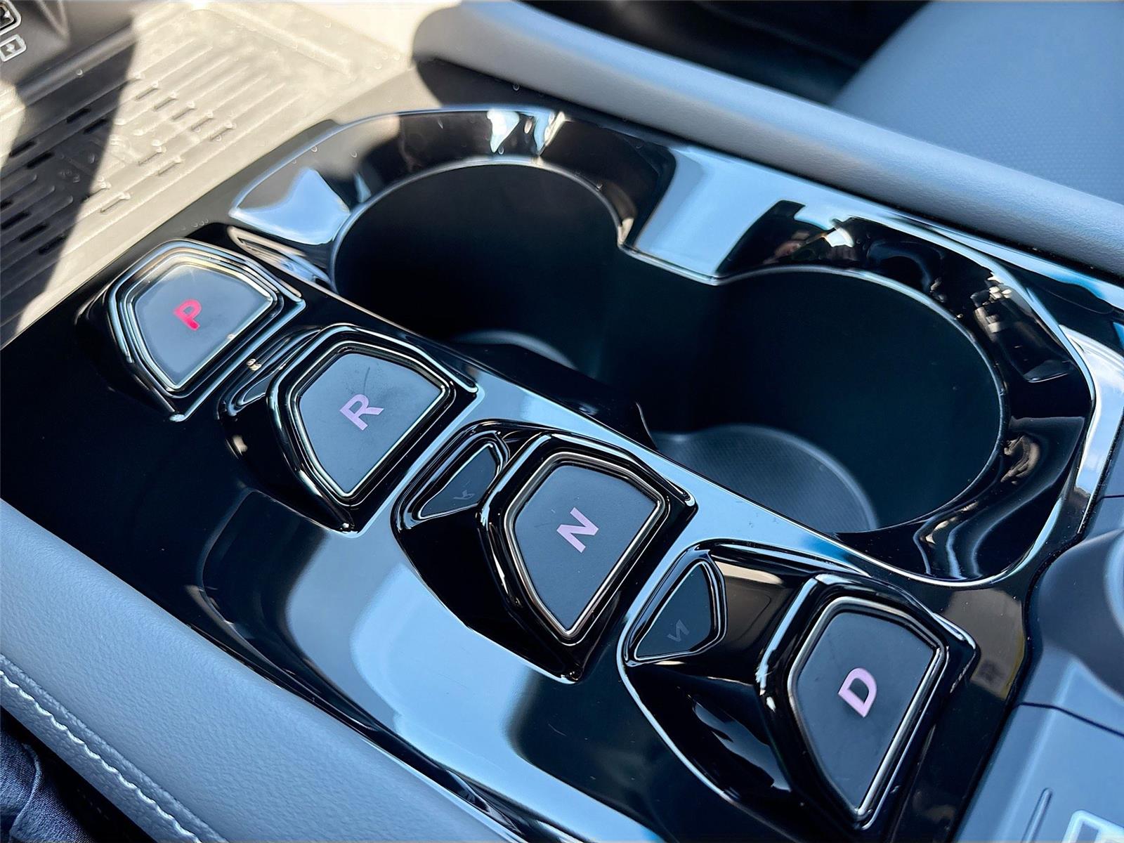 2025 VinFast VF 8 Plus