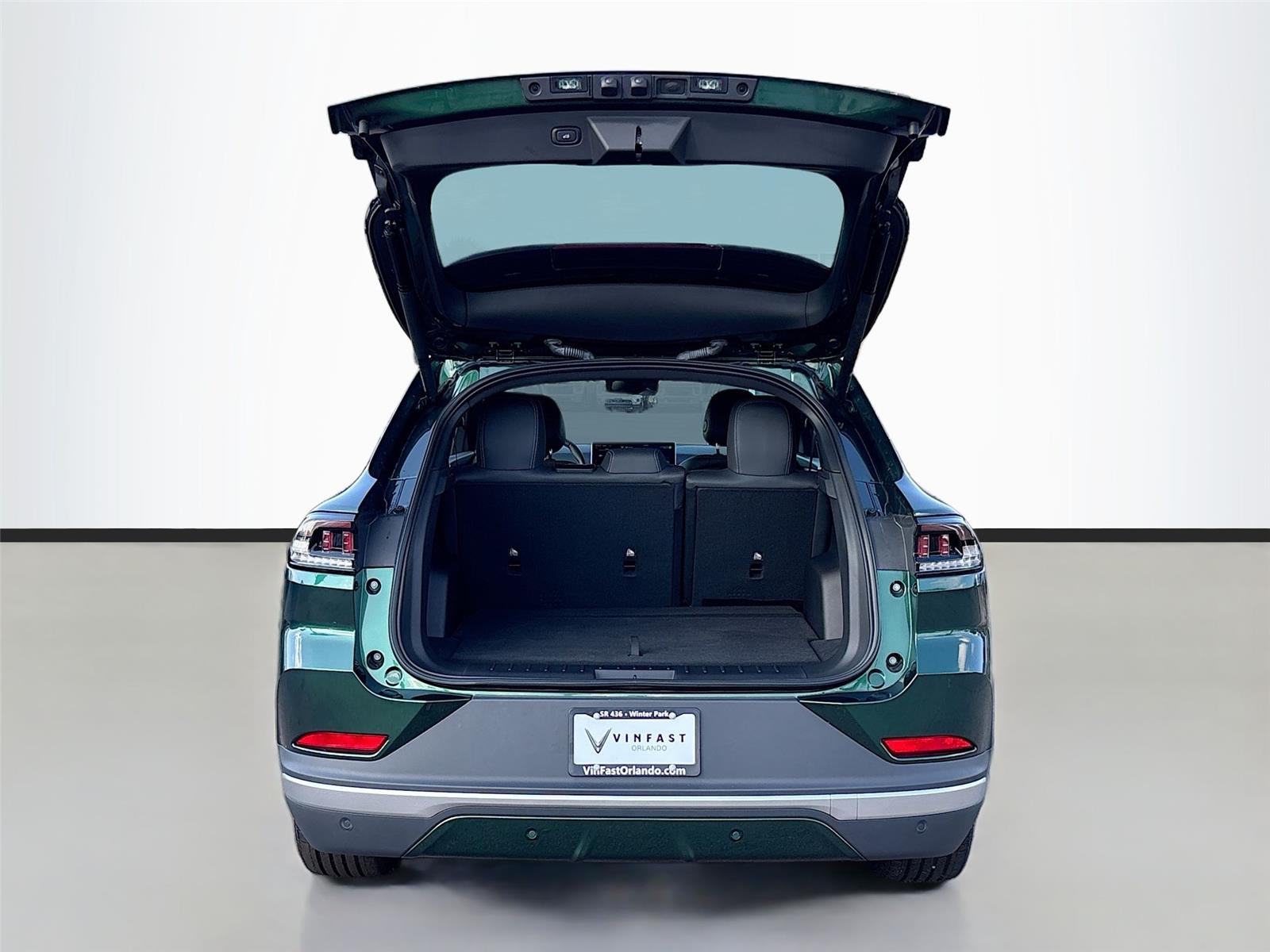 2025 VinFast VF 8 Plus