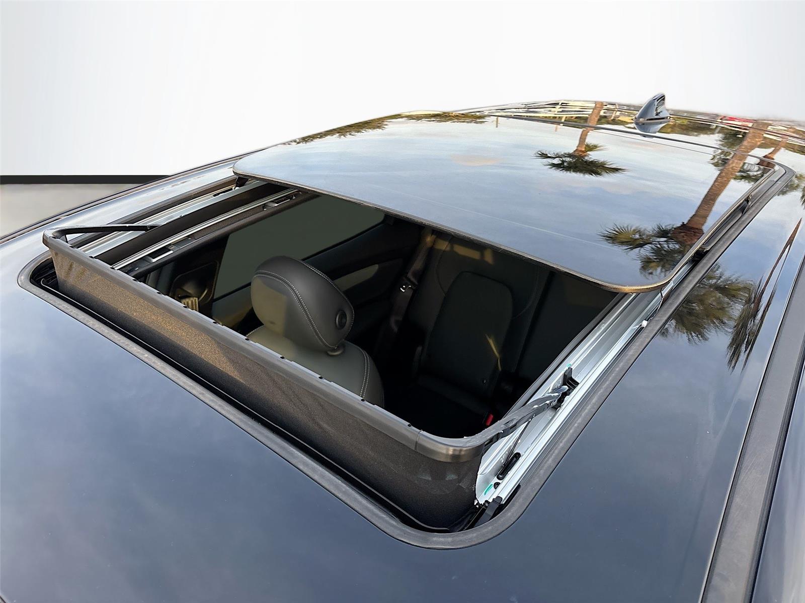 2025 VinFast VF 8 Plus