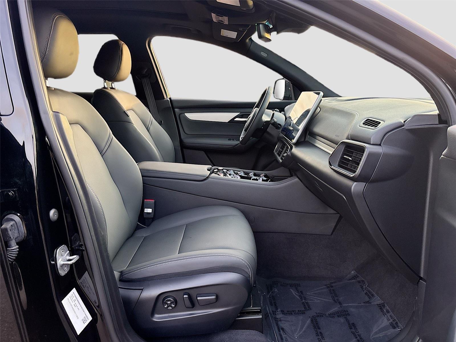 2025 VinFast VF 8 Plus