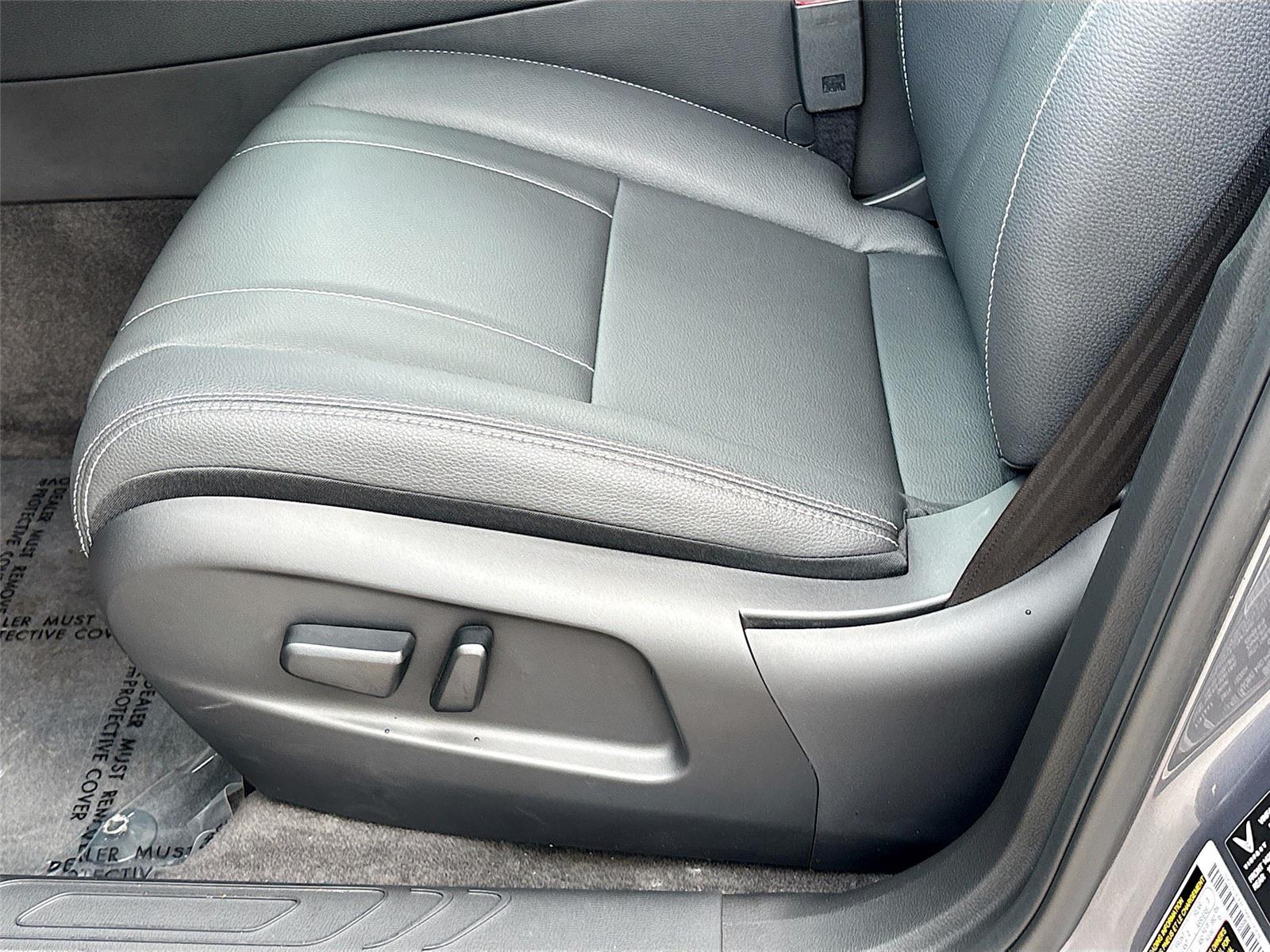 2025 VinFast VF 8 Eco