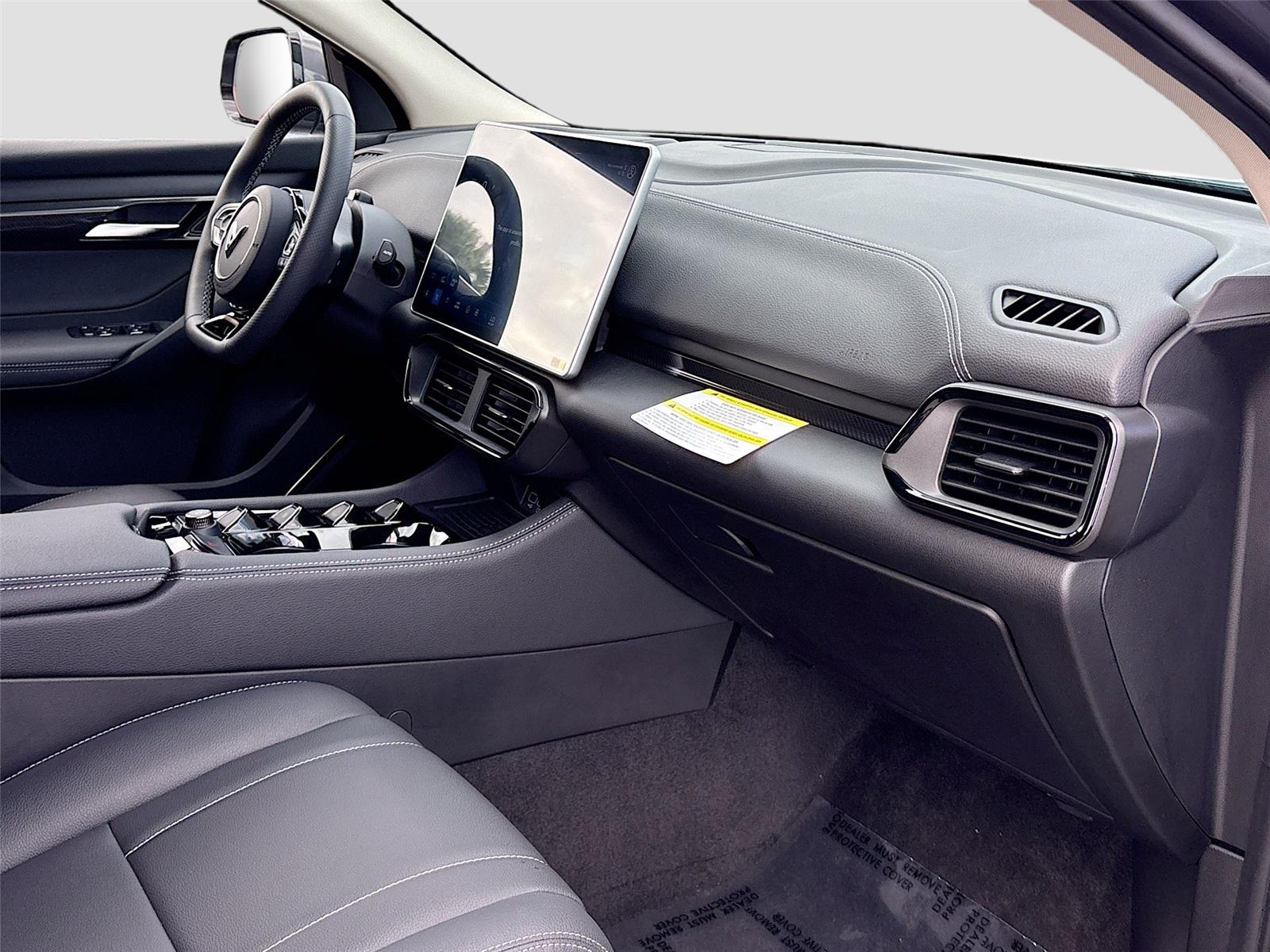 2025 VinFast VF 8 Eco