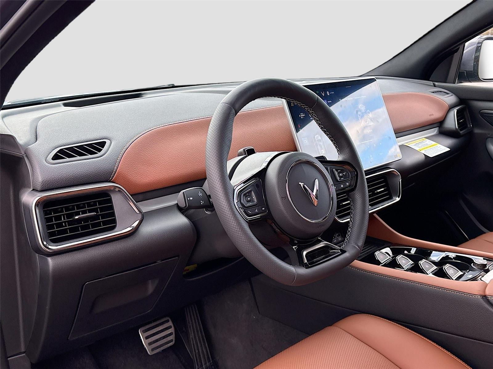 2025 VinFast VF 8 Plus