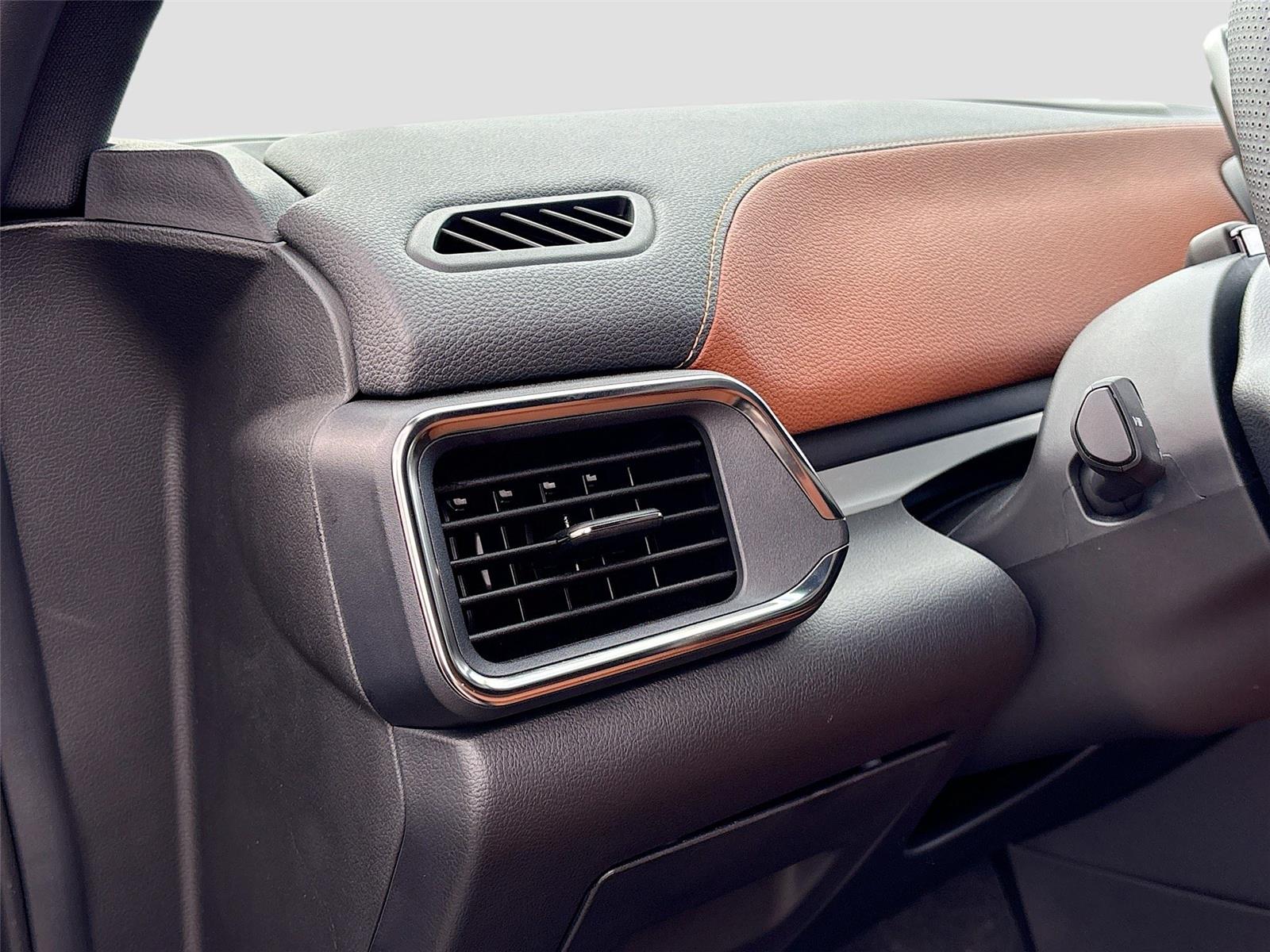 2025 VinFast VF 8 Plus