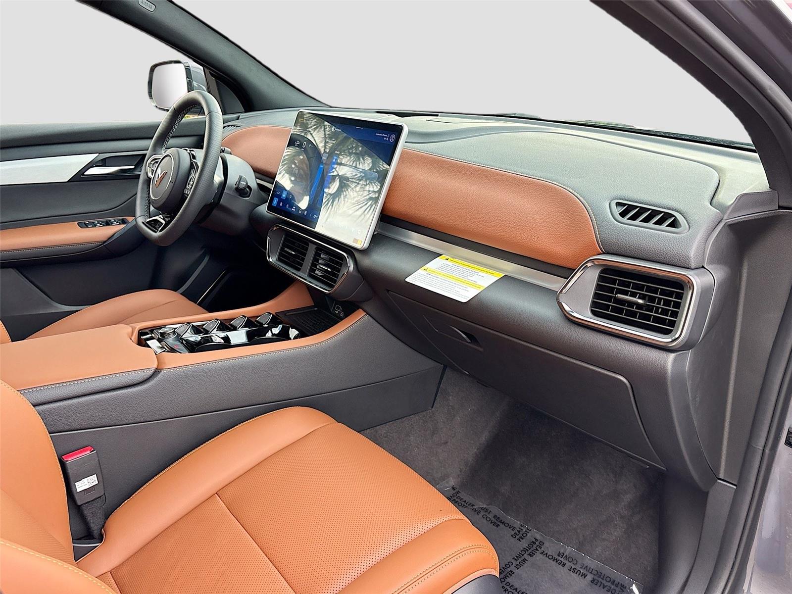 2025 VinFast VF 8 Plus