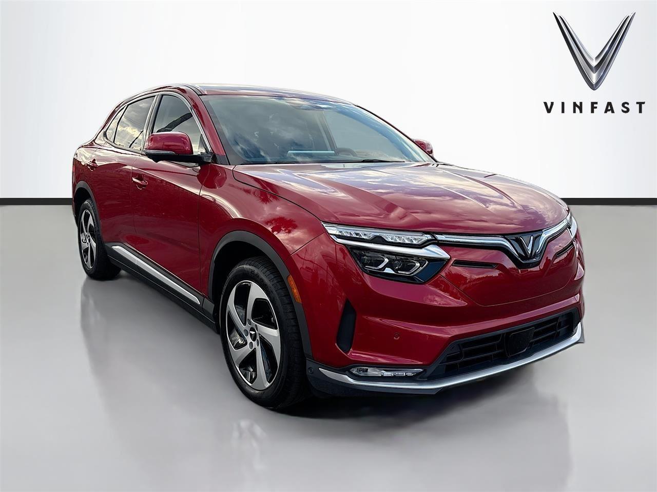 2025 VinFast VF 8 Eco