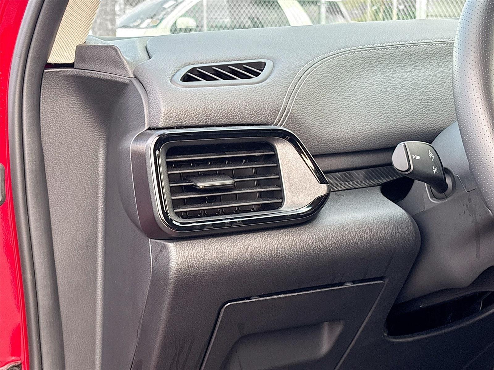 2025 VinFast VF 8 Eco