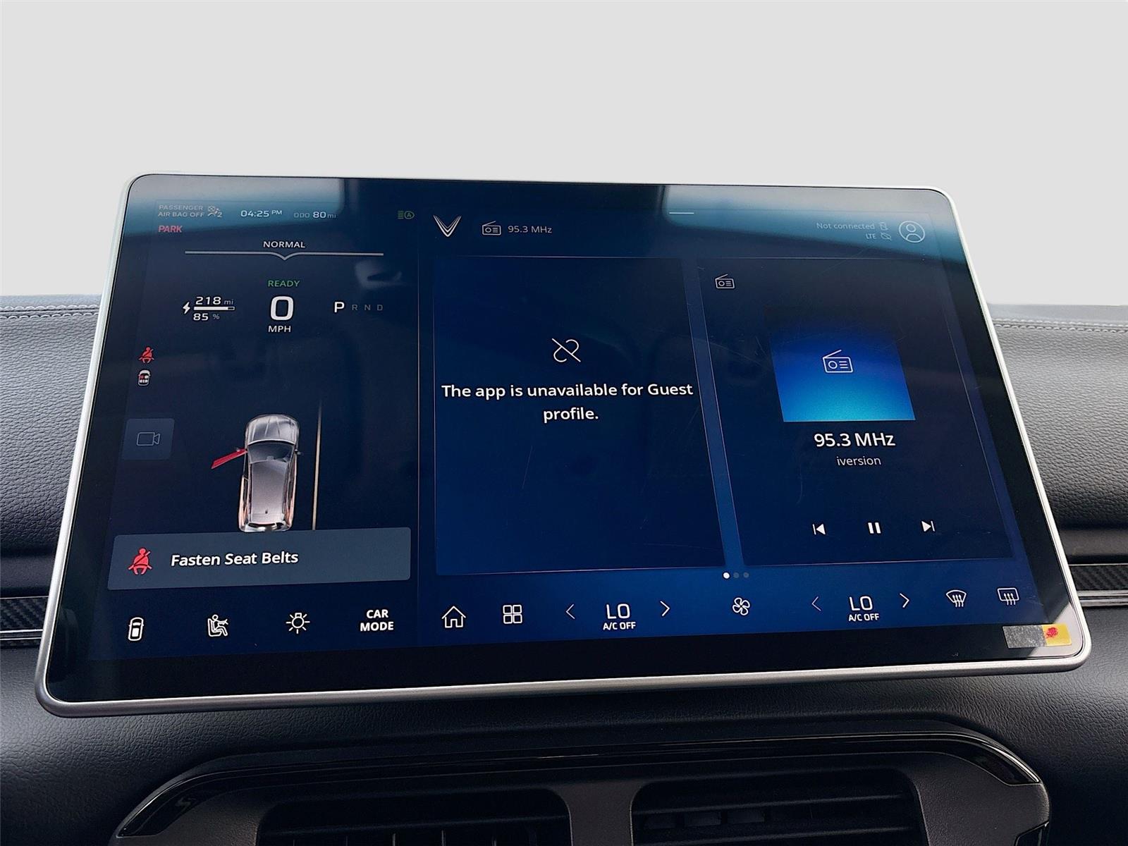 2025 VinFast VF 8 Eco