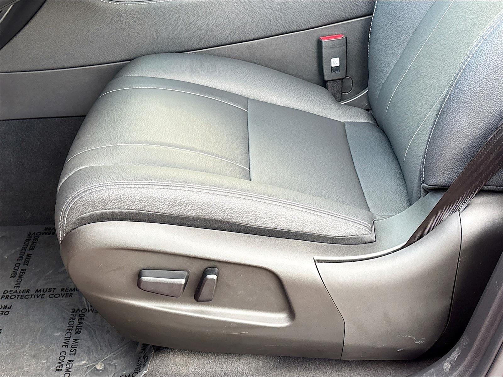 2025 VinFast VF 8 Eco