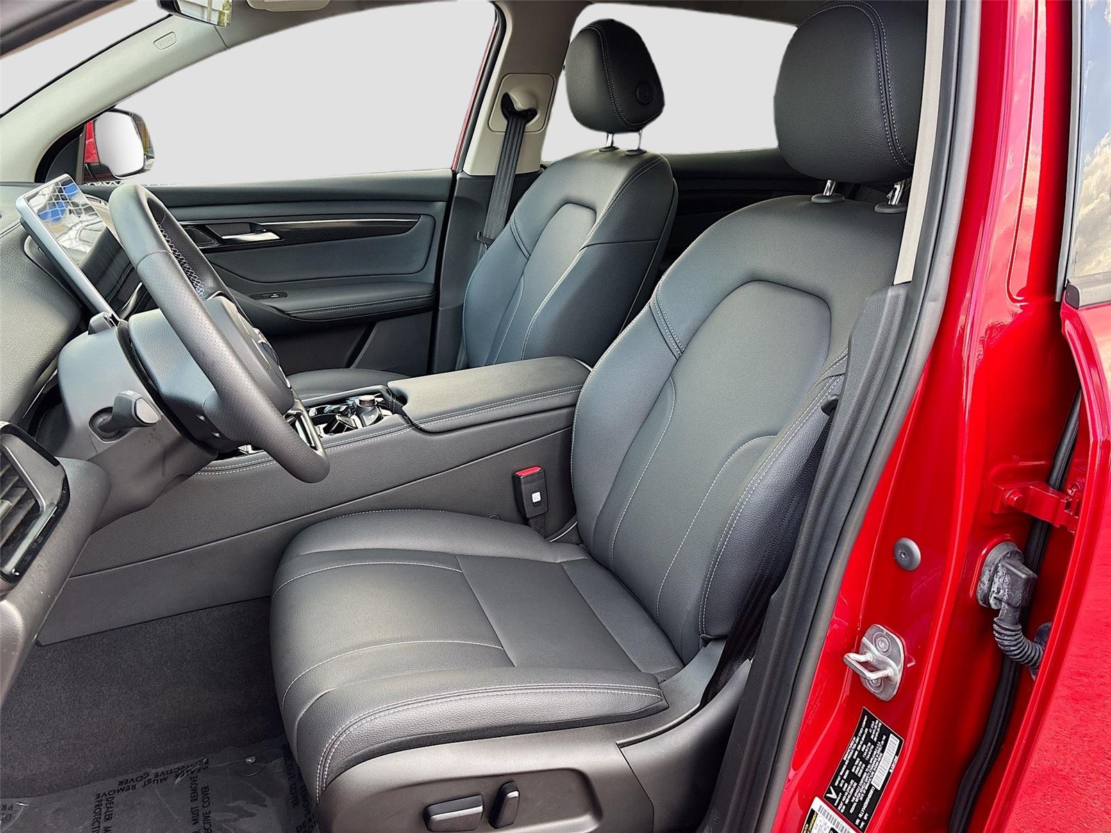 2025 VinFast VF 8 Eco