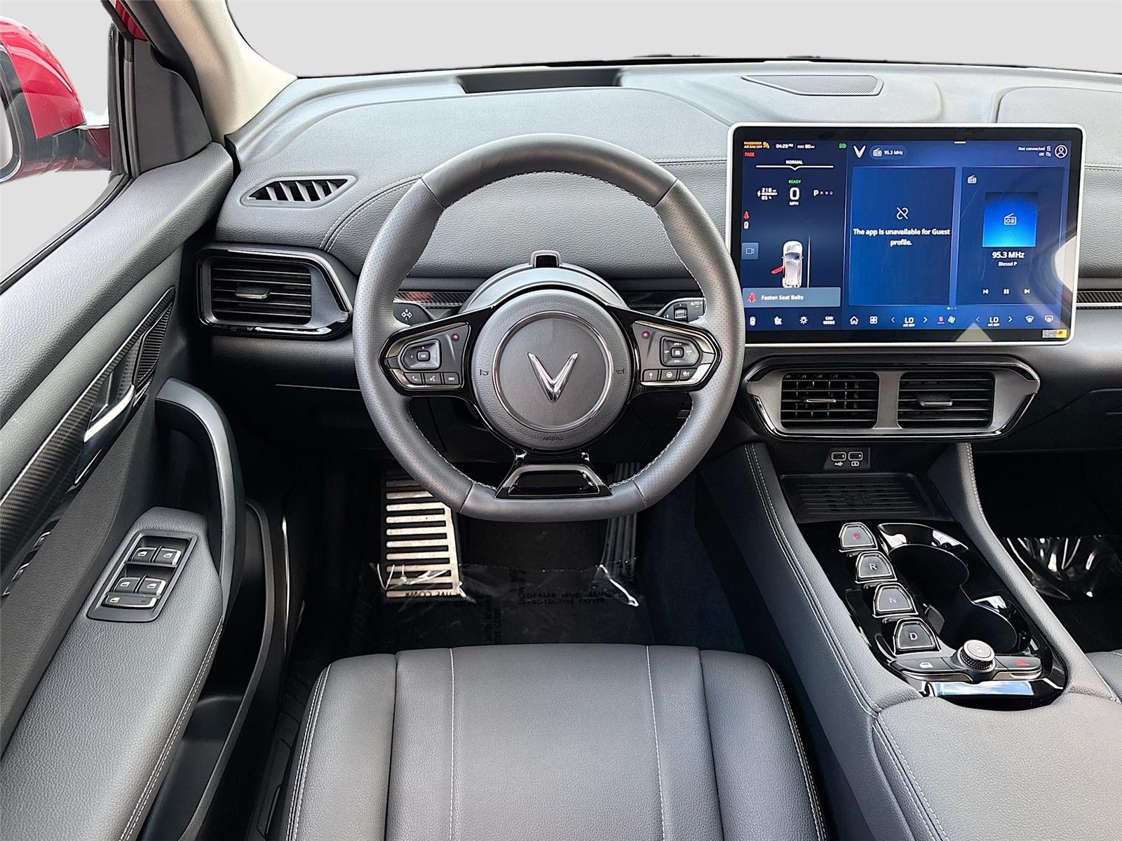 2025 VinFast VF 8 Eco