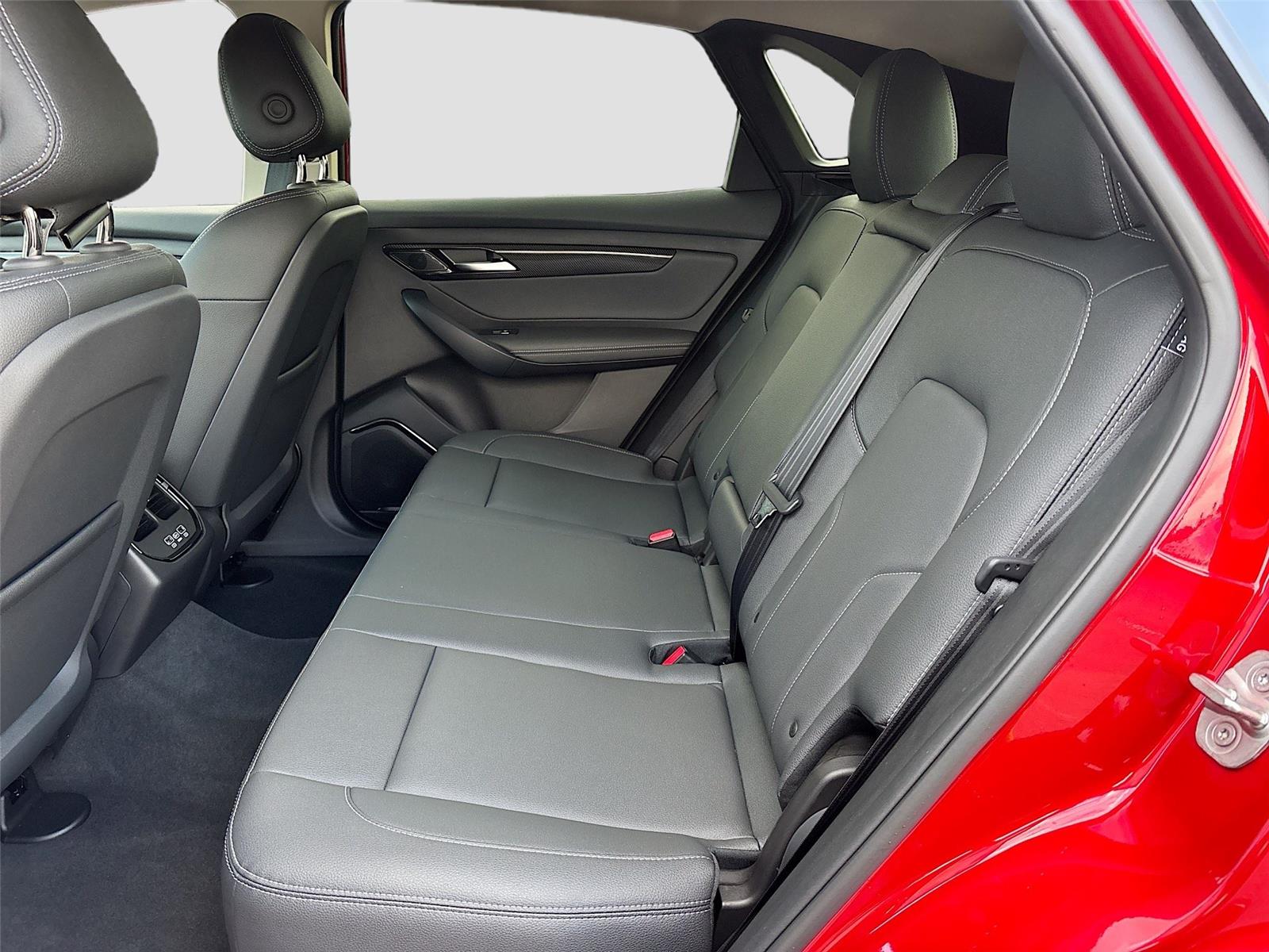 2025 VinFast VF 8 Eco