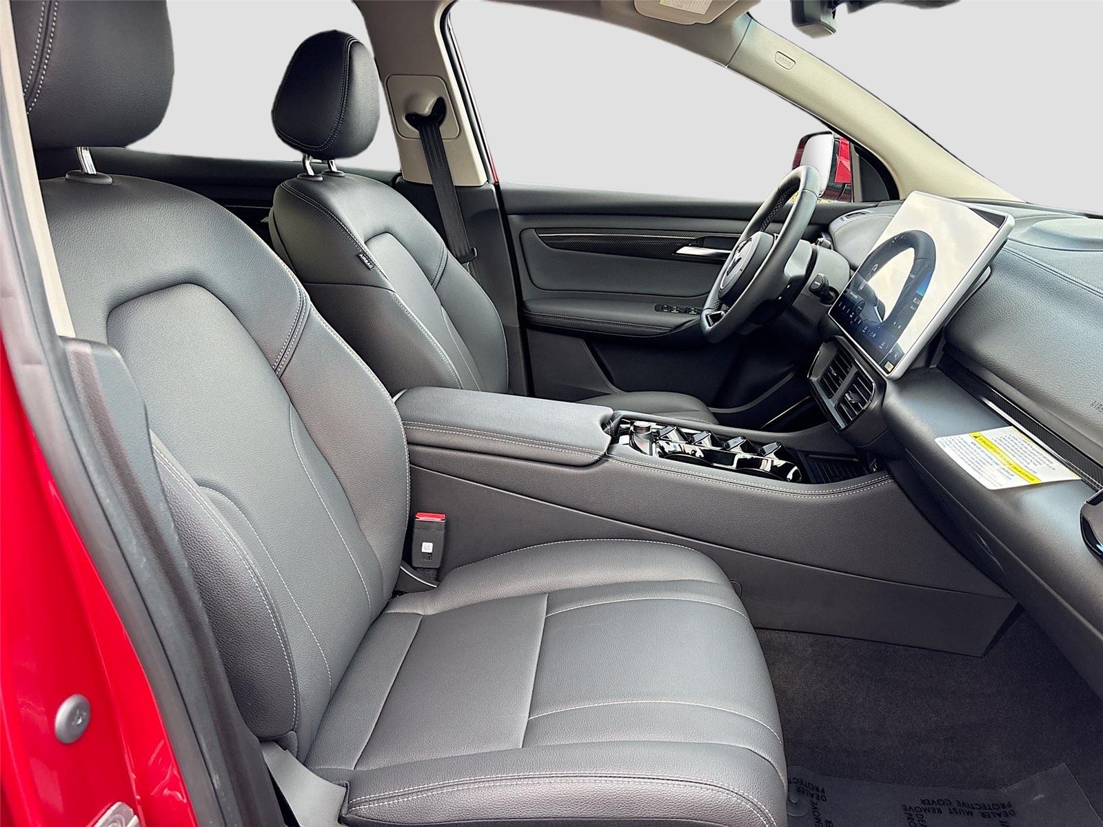 2025 VinFast VF 8 Eco