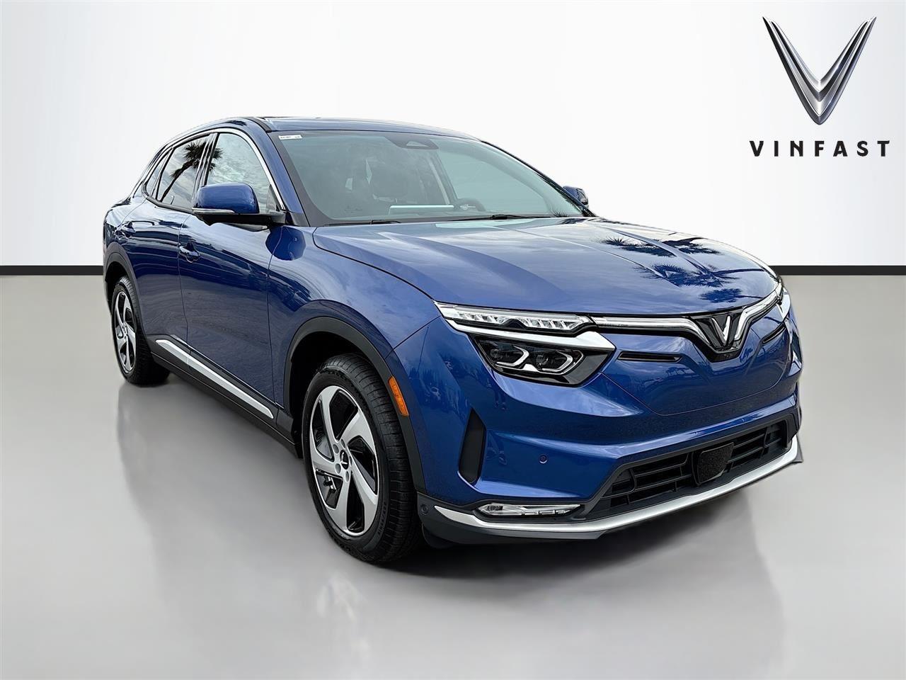 2025 VinFast VF 8 Eco