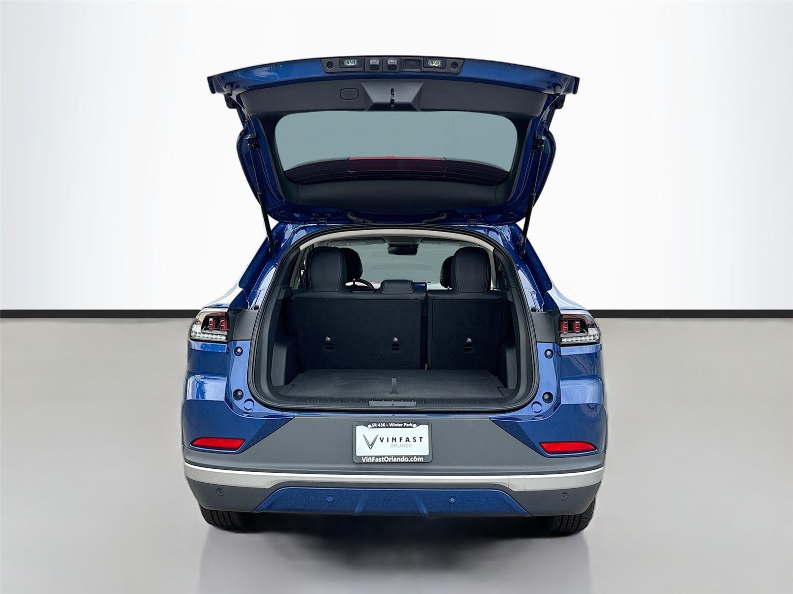 2025 VinFast VF 8 Eco