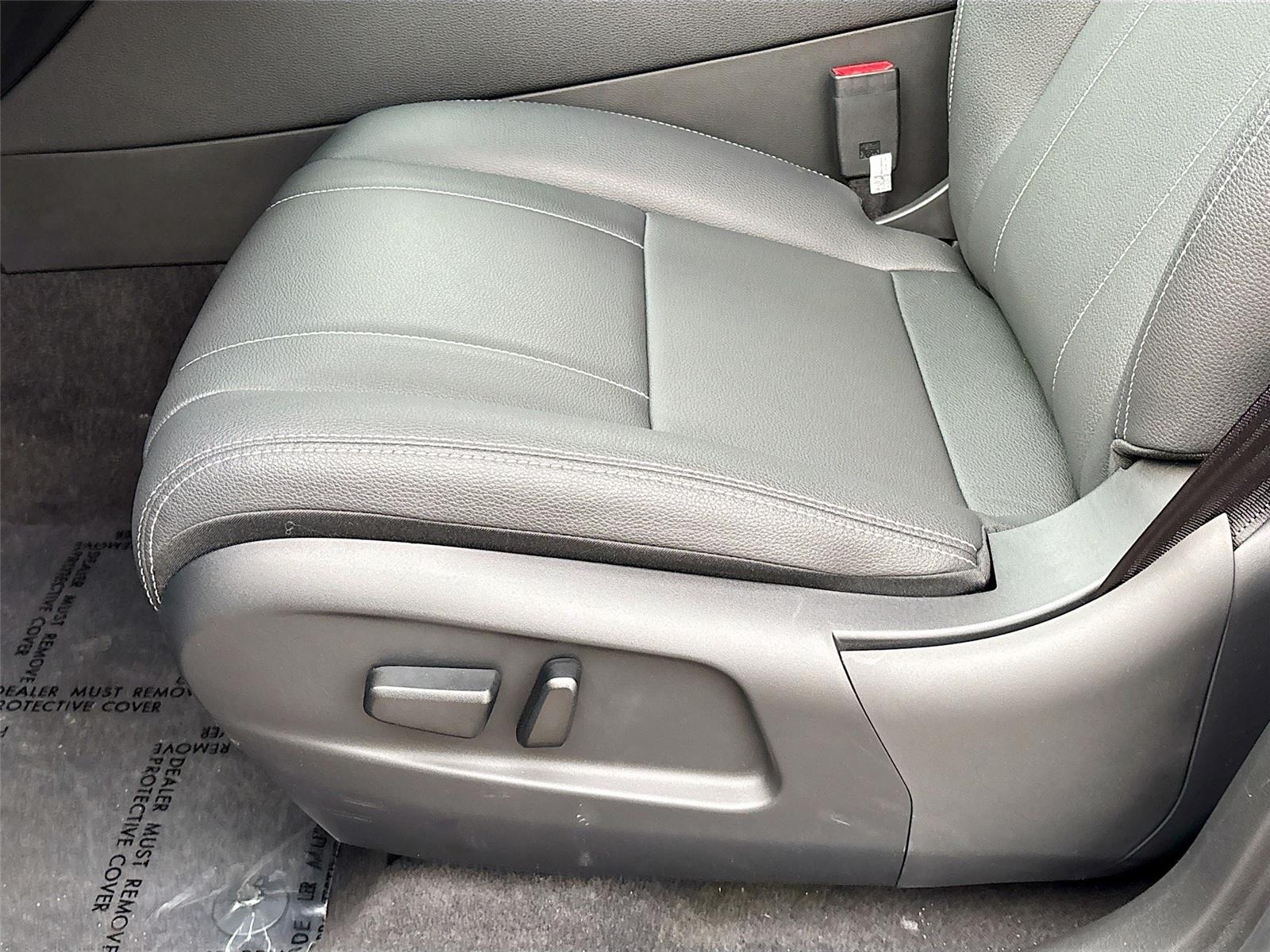 2025 VinFast VF 8 Eco